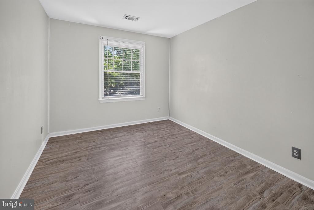 12585 KEMPSTON LANE