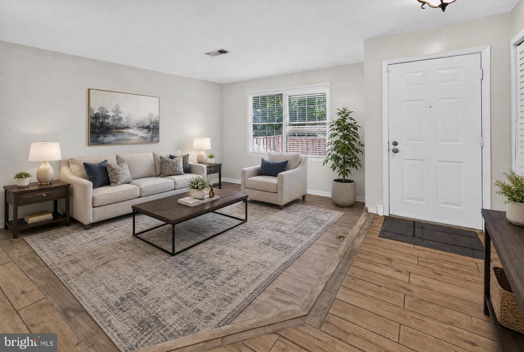 12585 KEMPSTON LANE