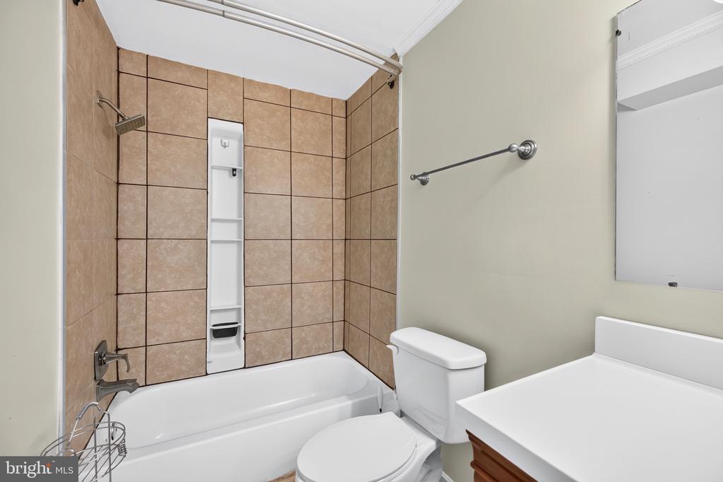 12585 KEMPSTON LANE