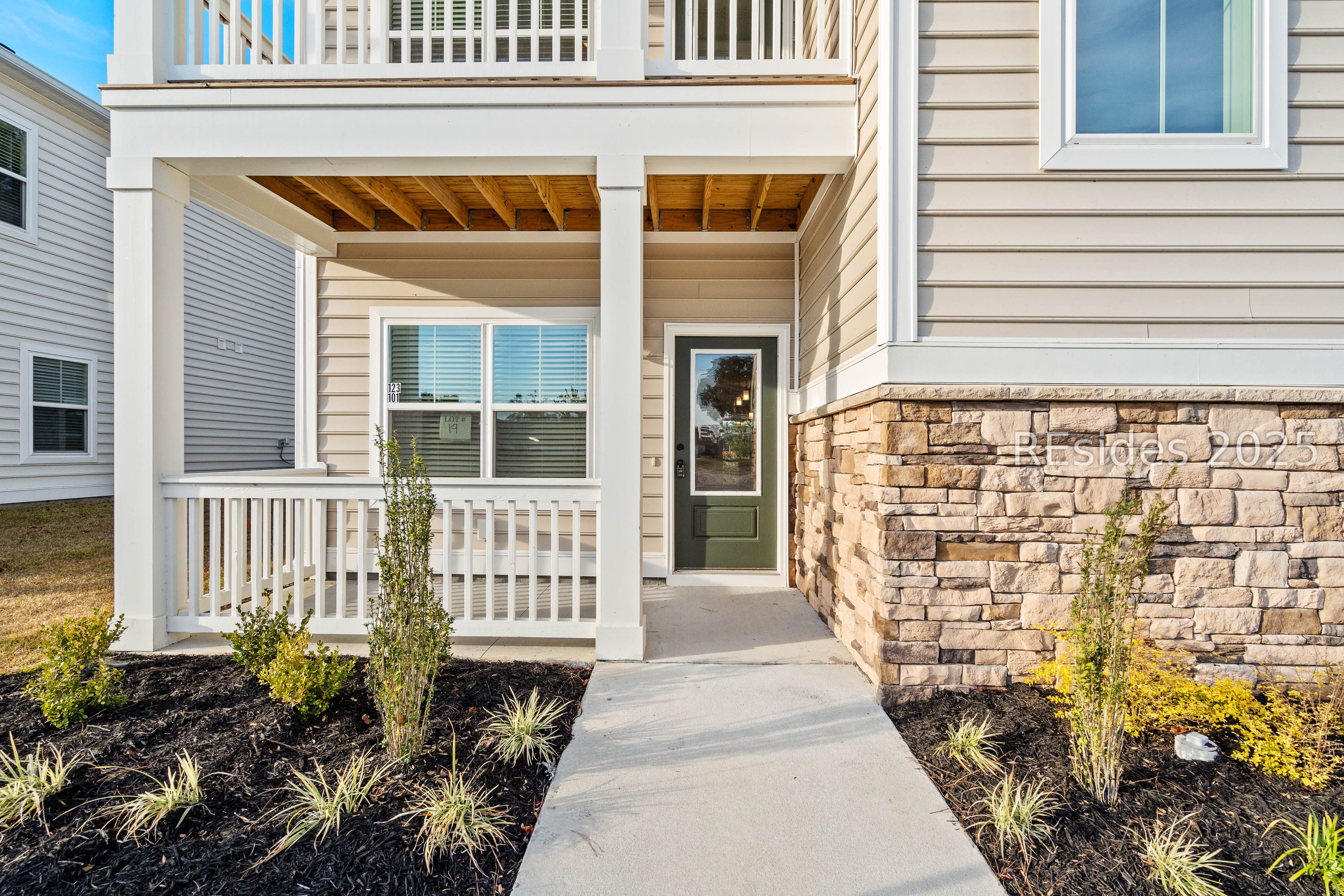 123 Silver Street Unit: 101