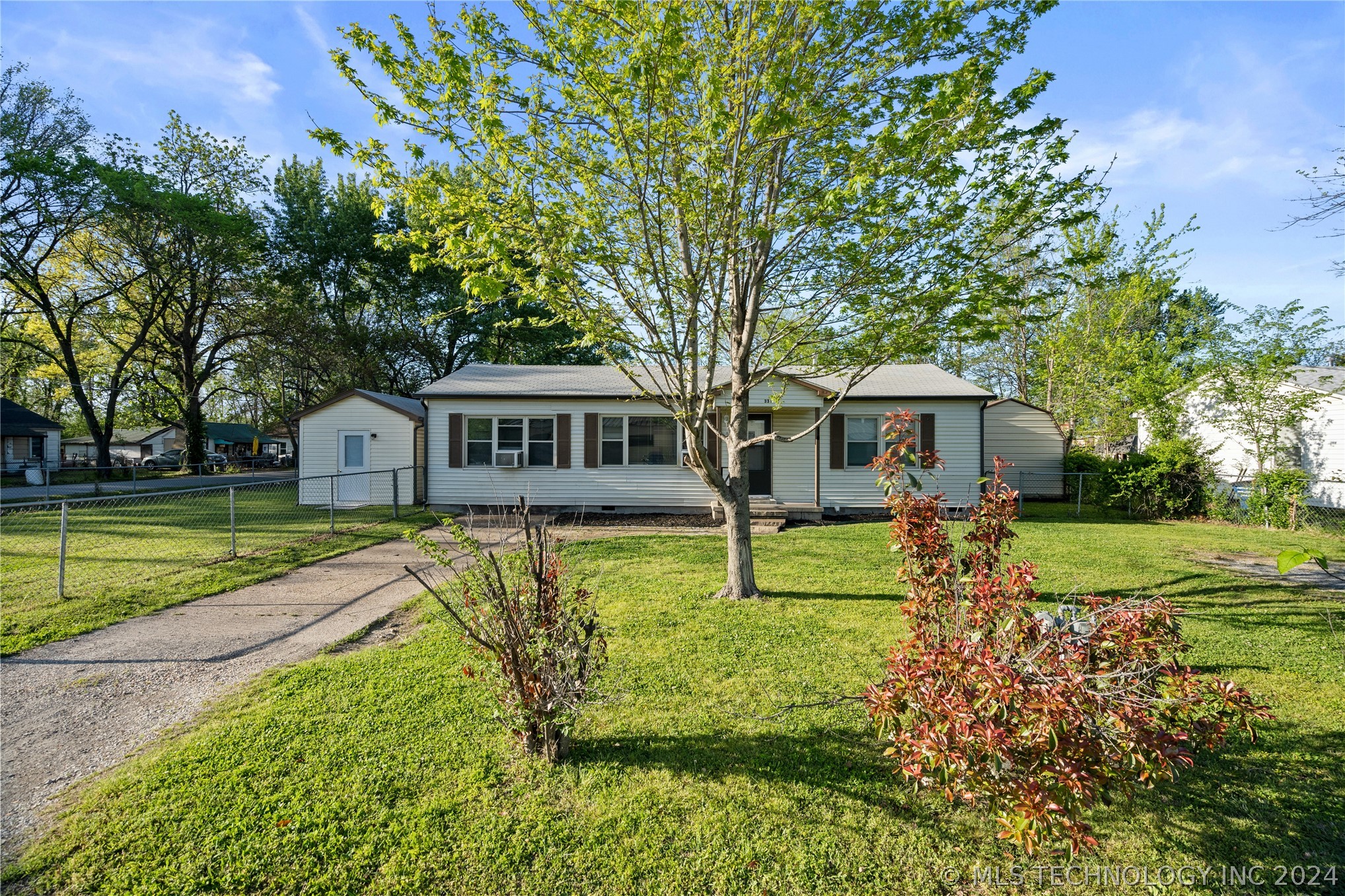 331 SW Graham Court