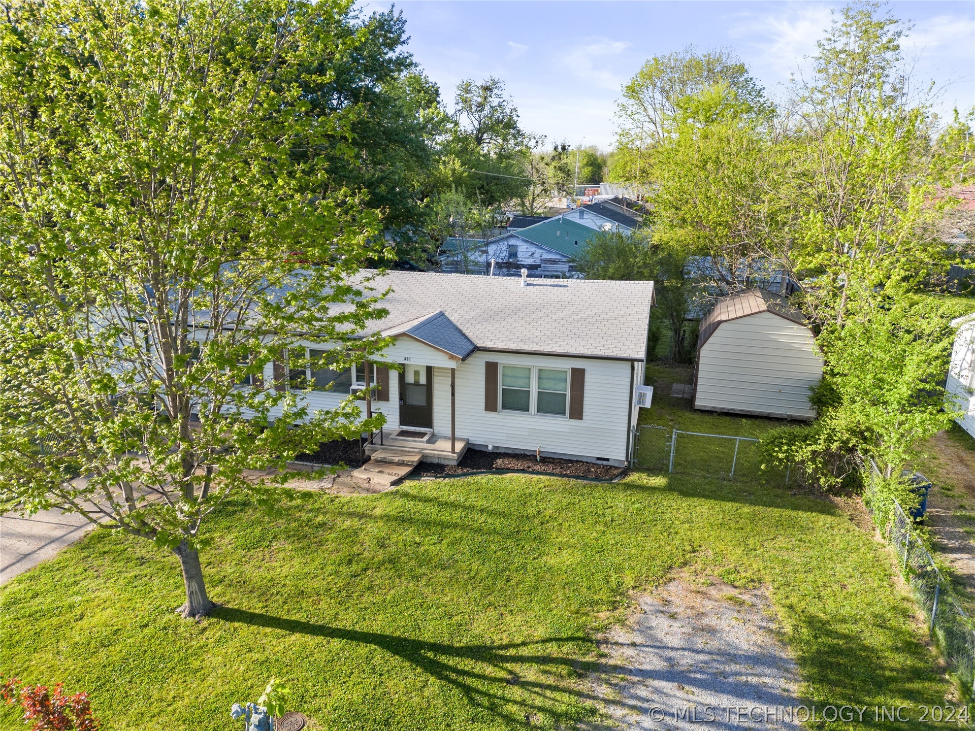 331 SW Graham Court
