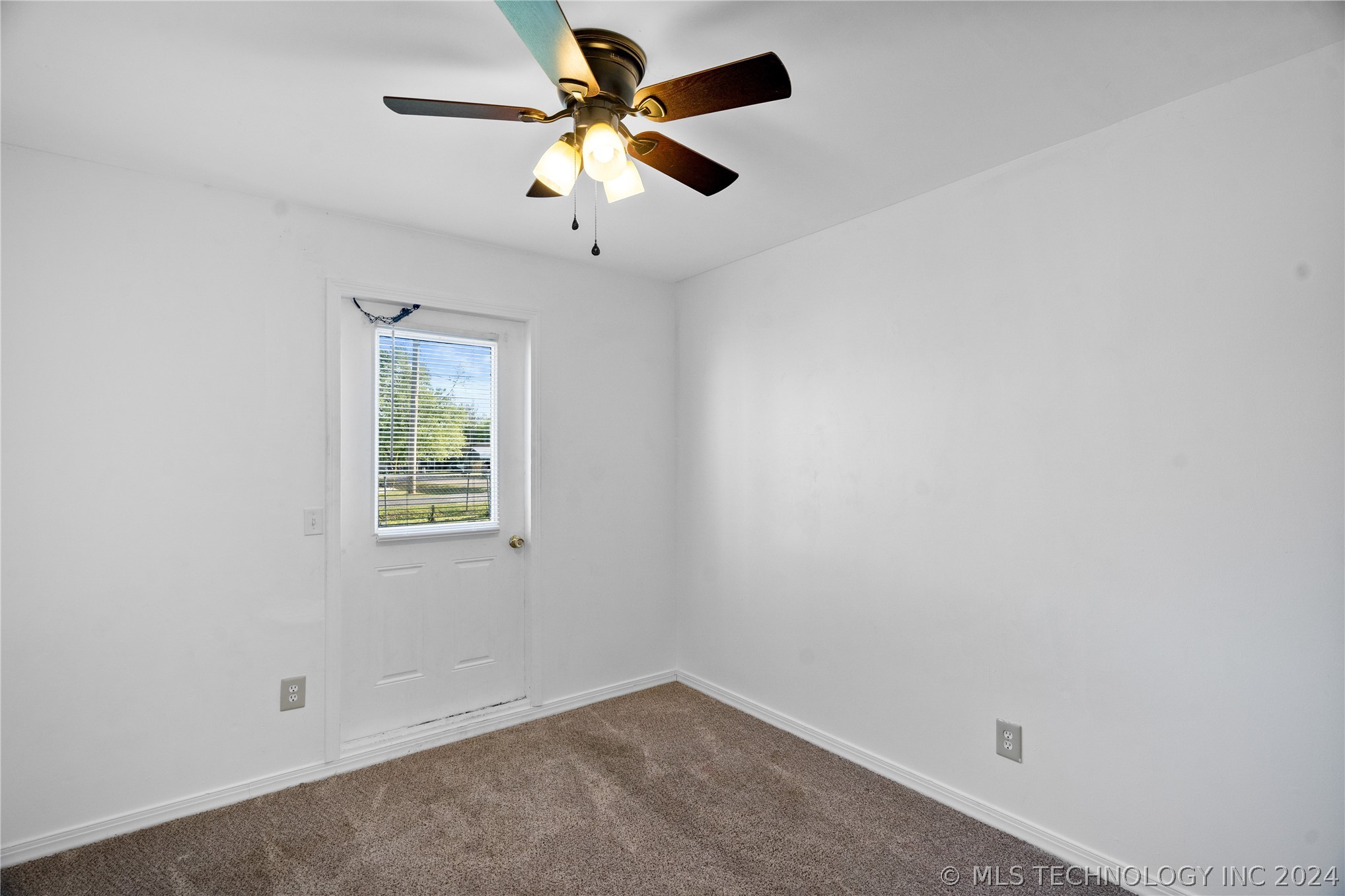 331 SW Graham Court