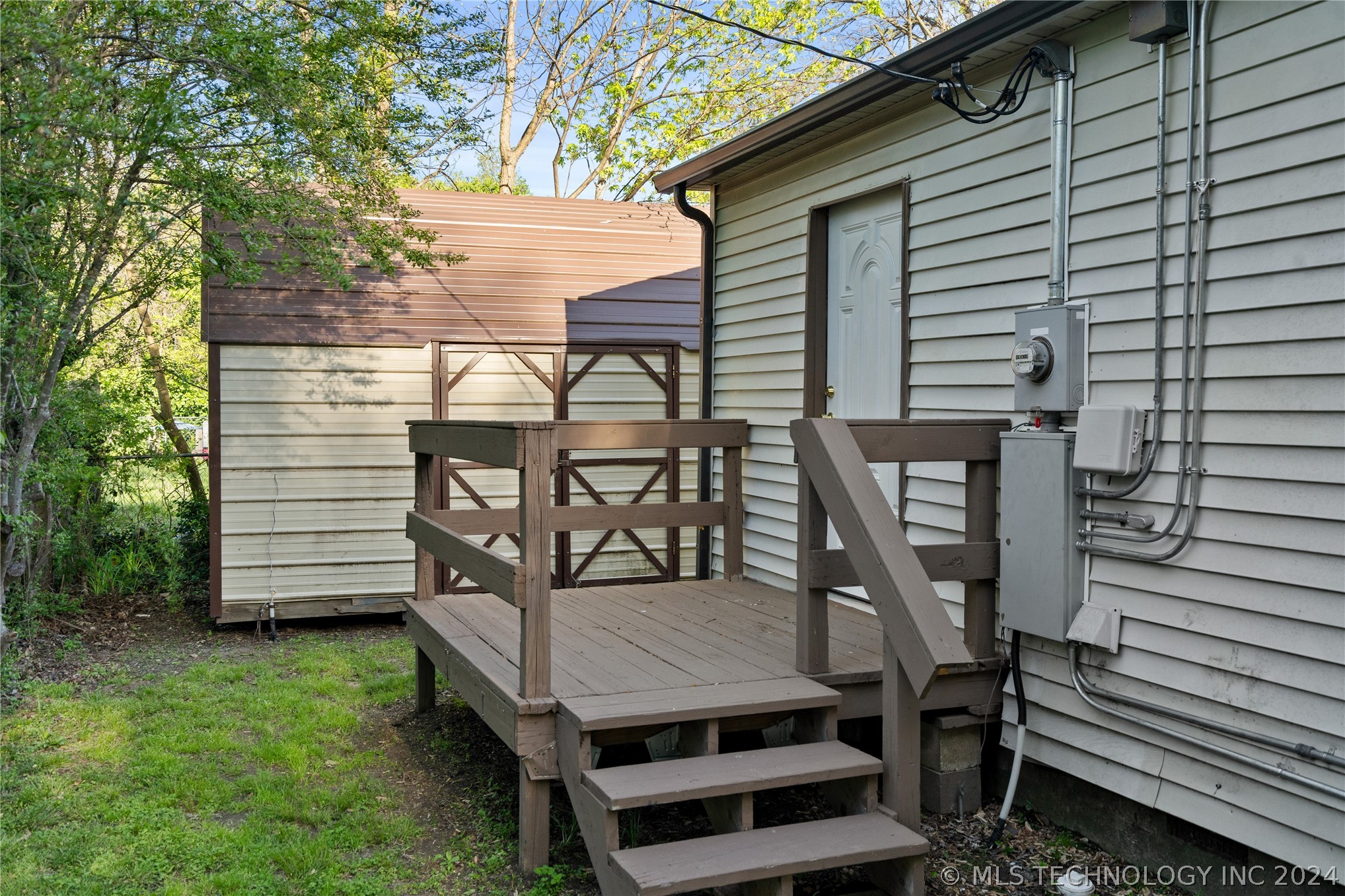 331 SW Graham Court