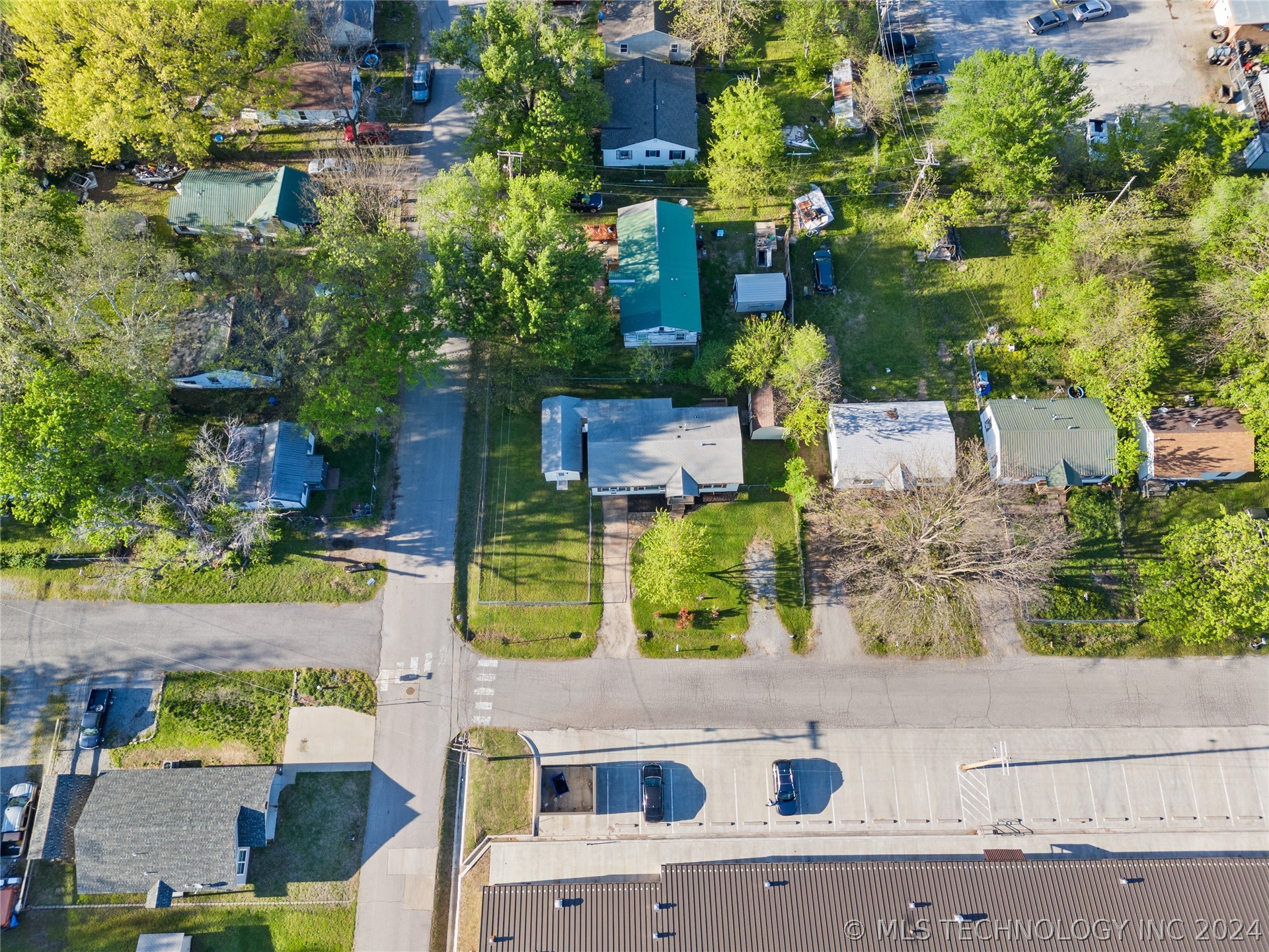 331 SW Graham Court