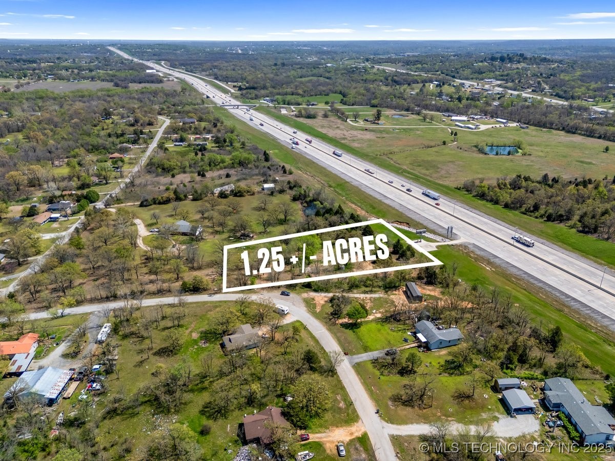 2 Hickory Bluff Street