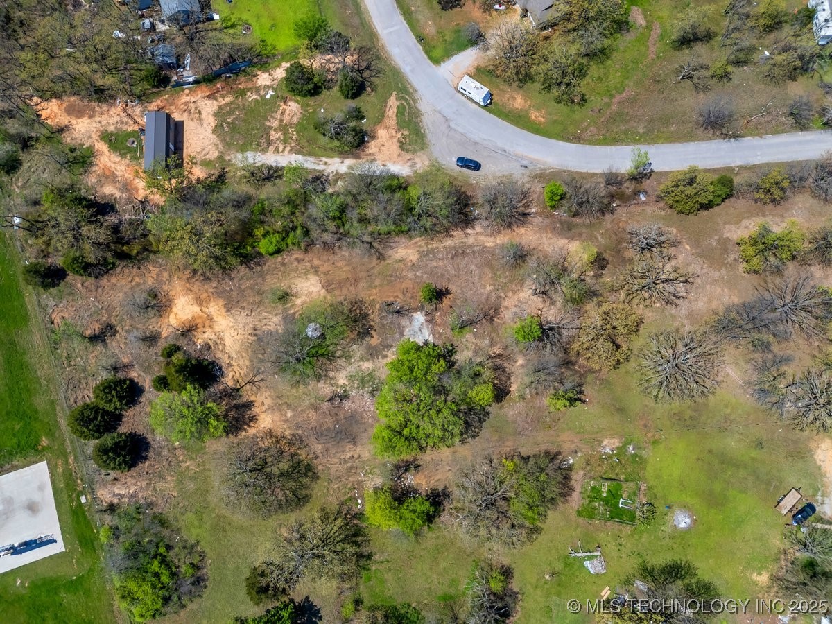 2 Hickory Bluff Street
