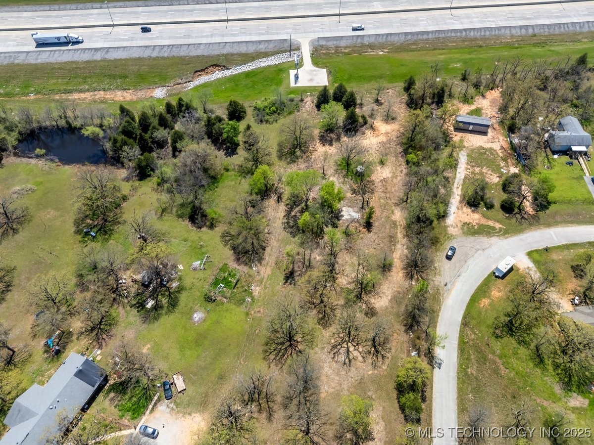 2 Hickory Bluff Street