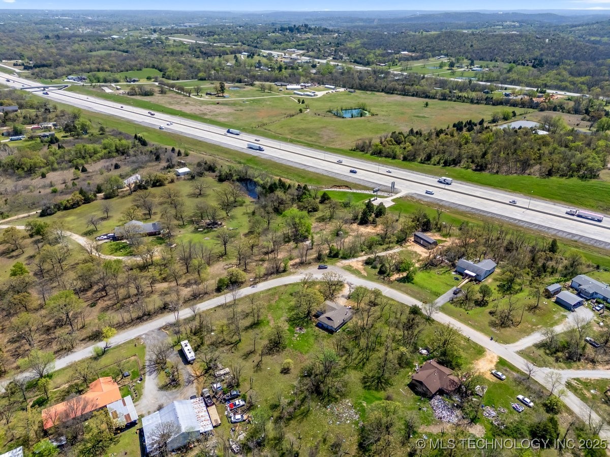 2 Hickory Bluff Street