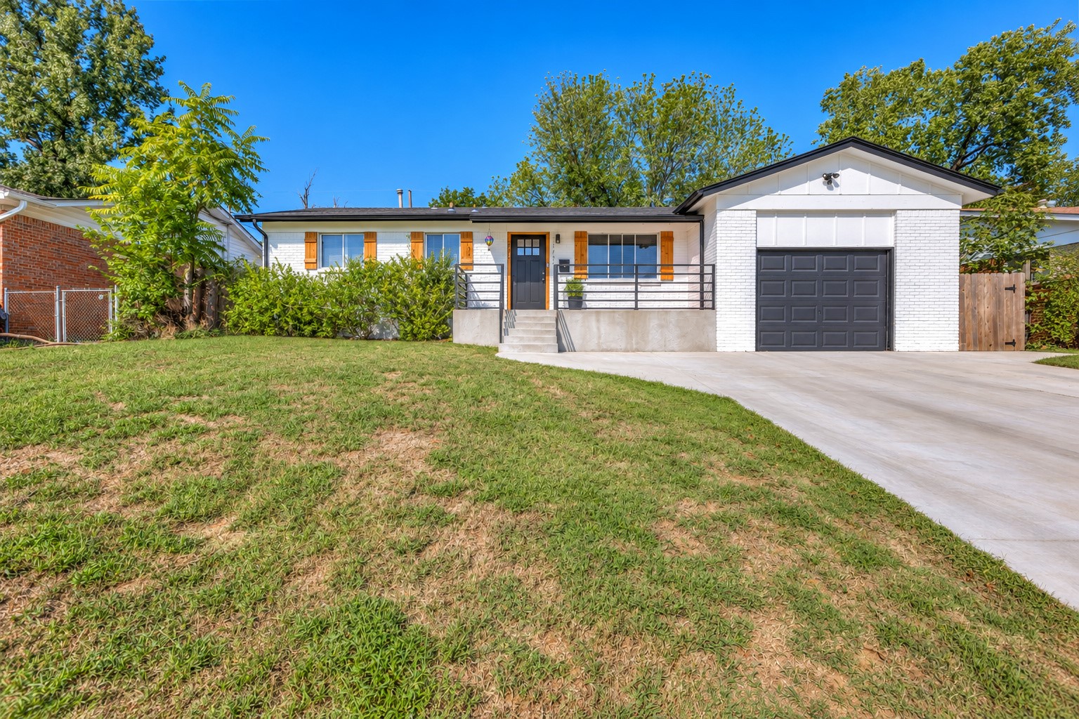 772 N Moccasin Place