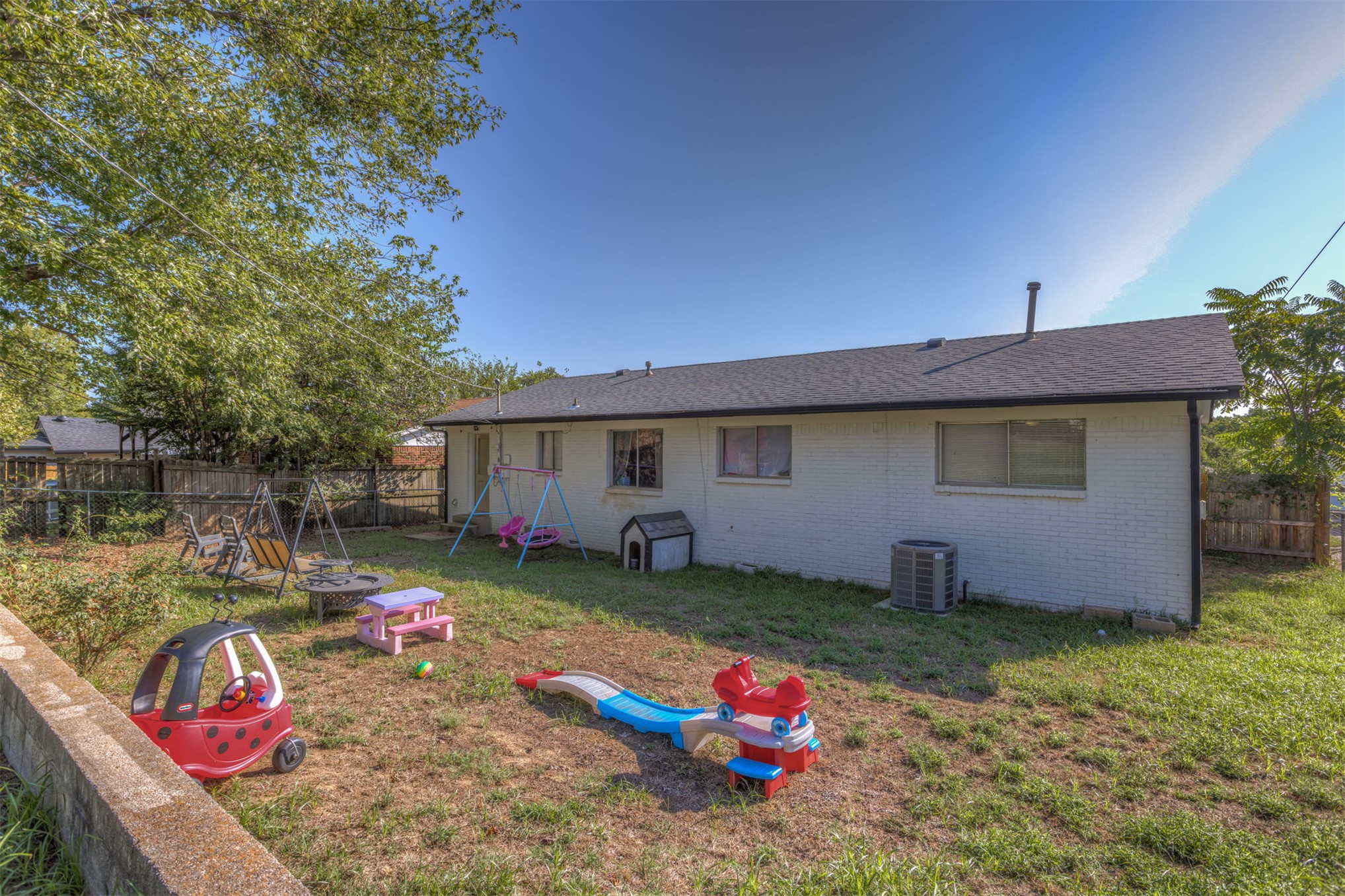 772 N Moccasin Place