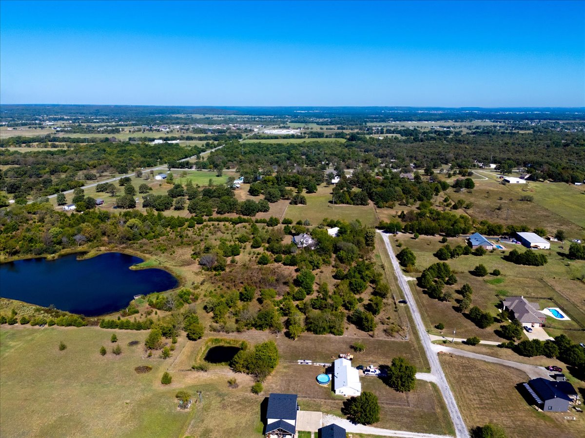 4 N 50th Avenue W