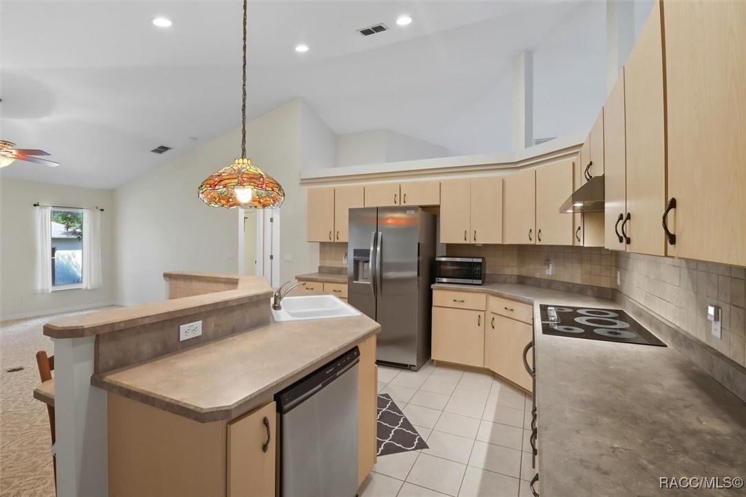 2888 W Verbena Place