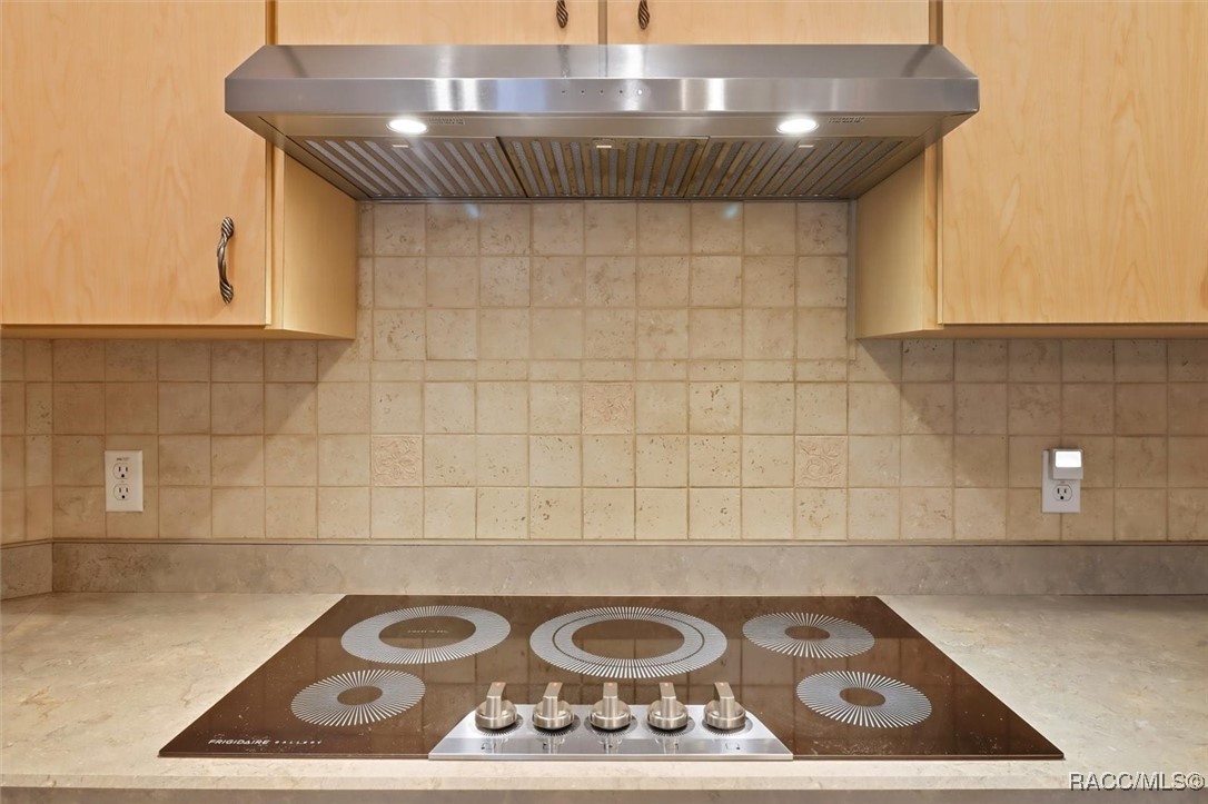 2888 W Verbena Place