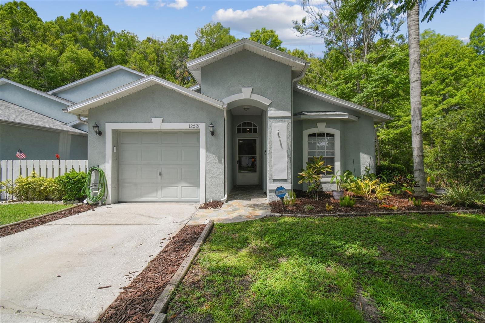 12521 HOLLYBROOK LN