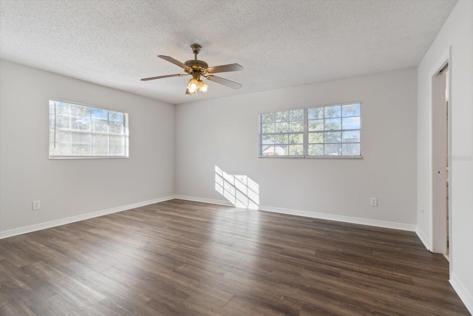311 SE 54TH AVE