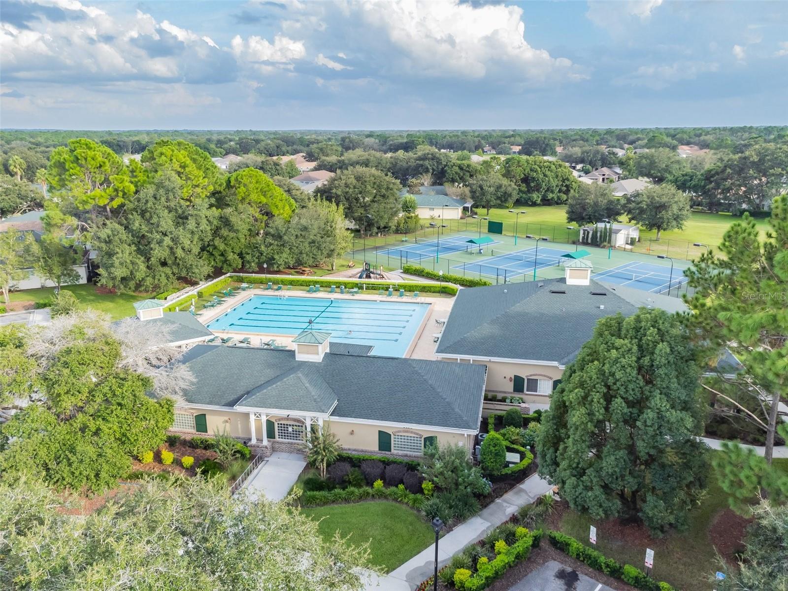 4500 GOLF CLUB LN