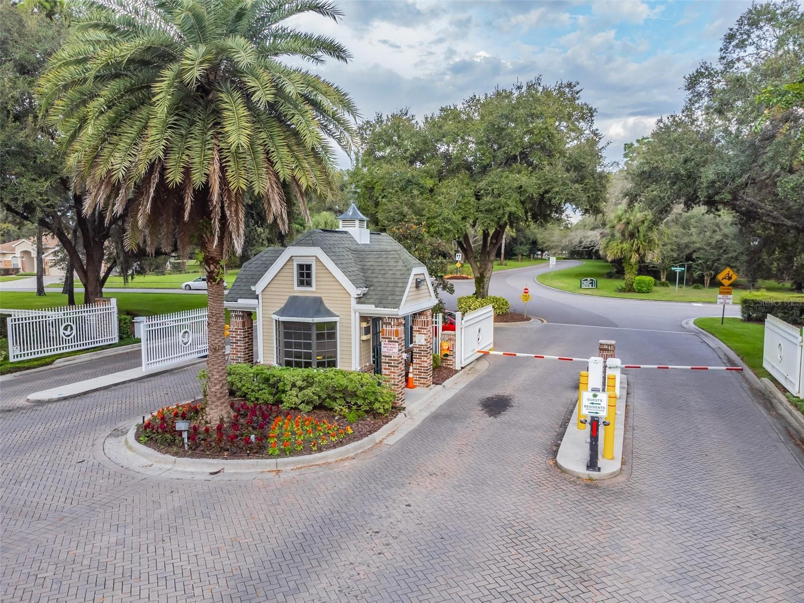 4500 GOLF CLUB LN