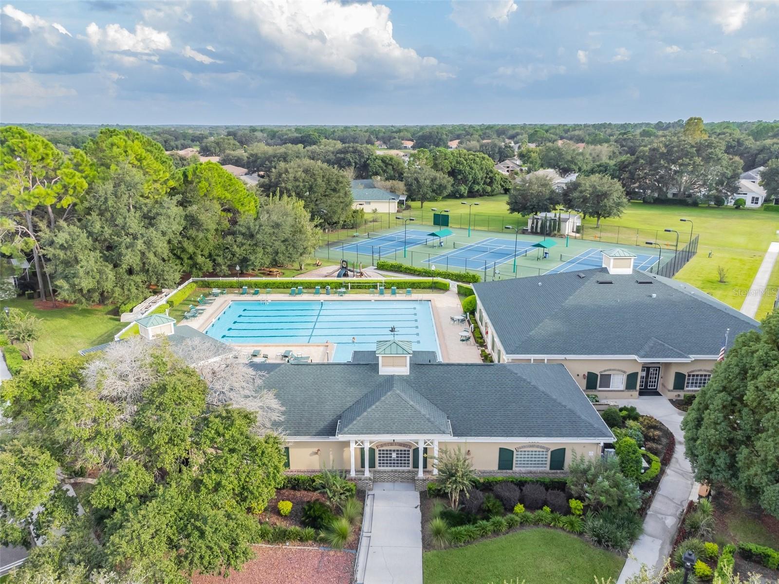 4500 GOLF CLUB LN