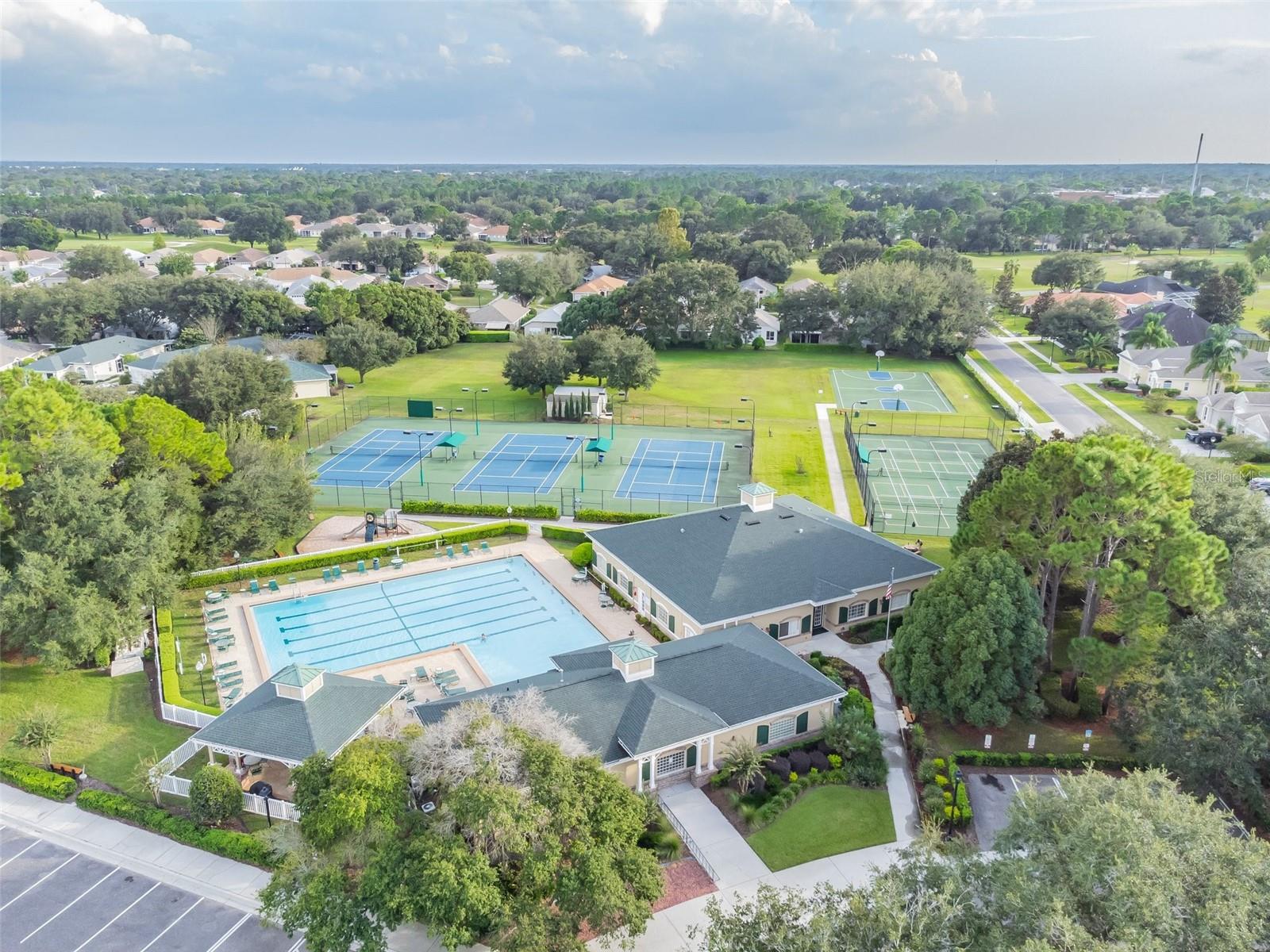 4500 GOLF CLUB LN