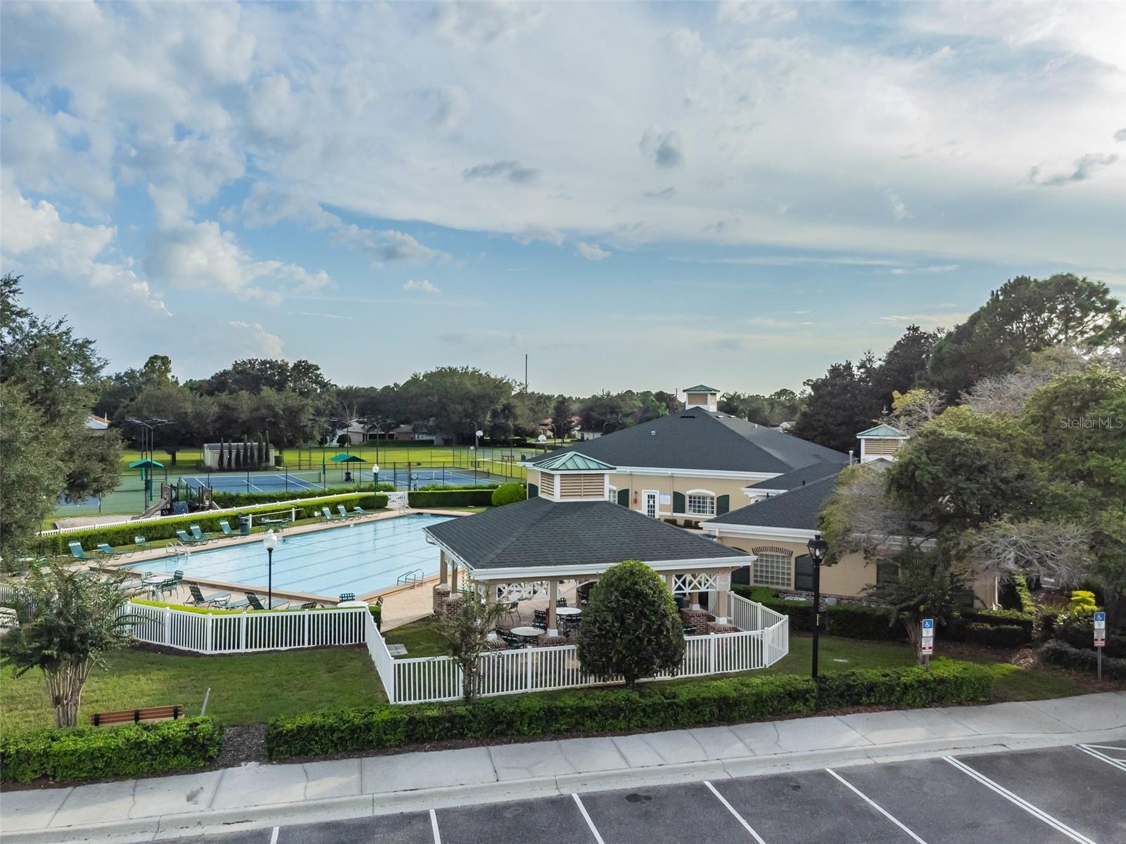 4500 GOLF CLUB LN