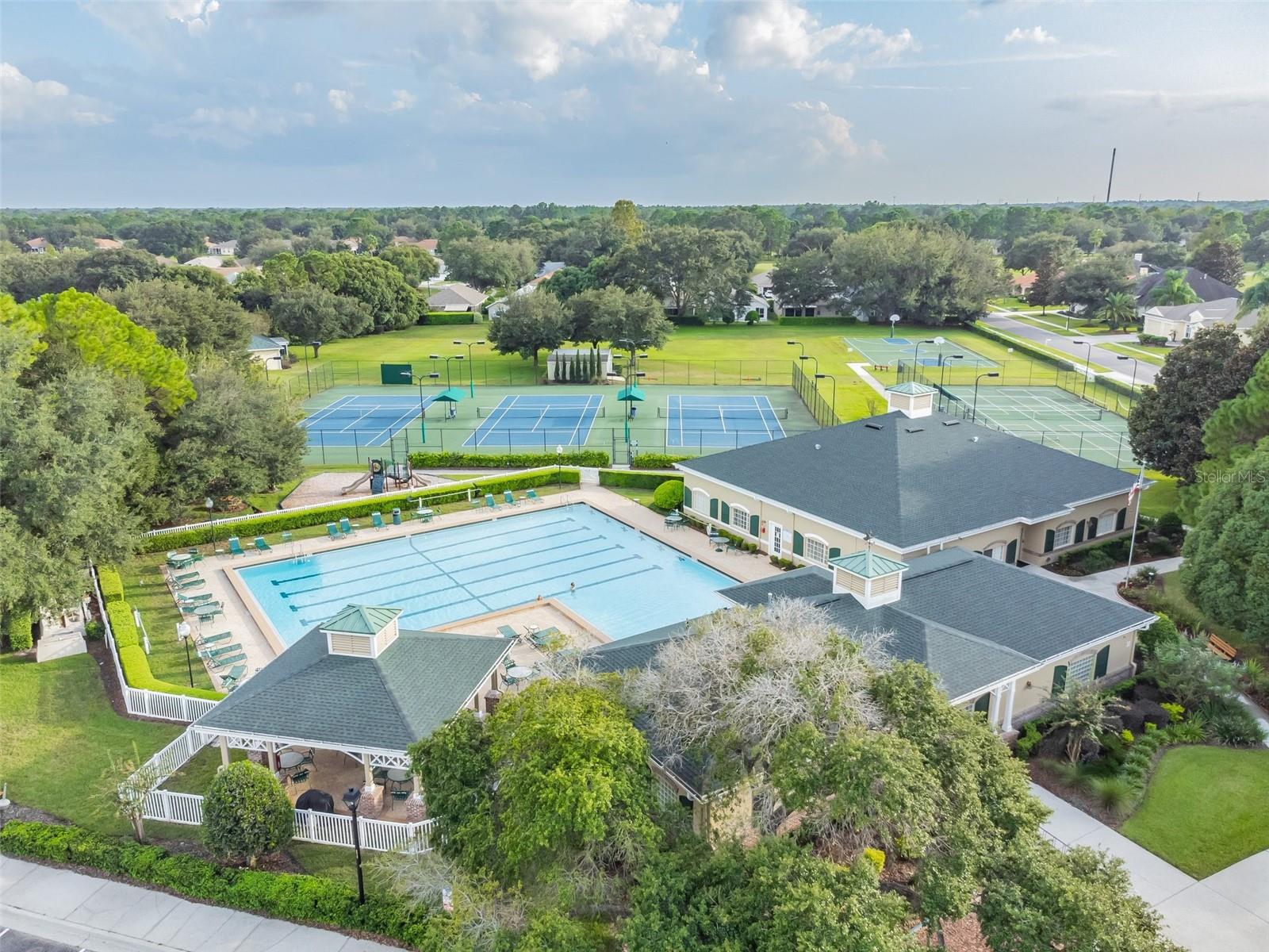 4500 GOLF CLUB LN