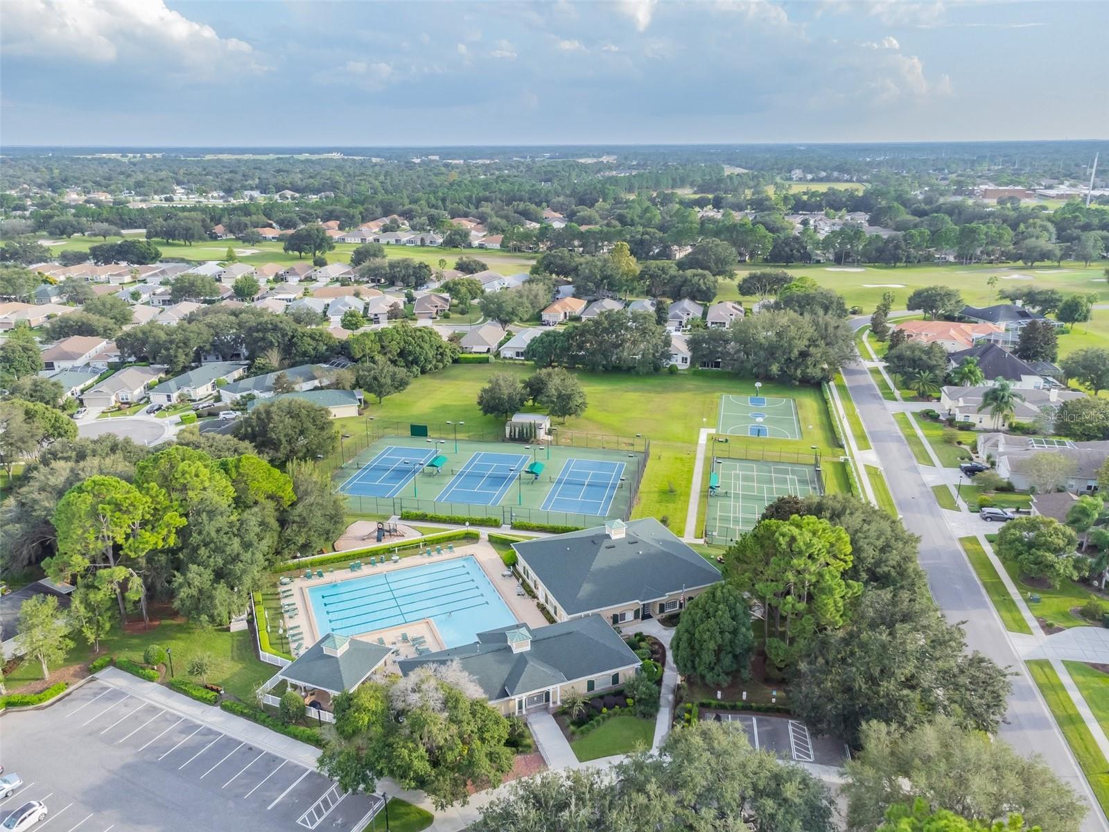 4500 GOLF CLUB LN