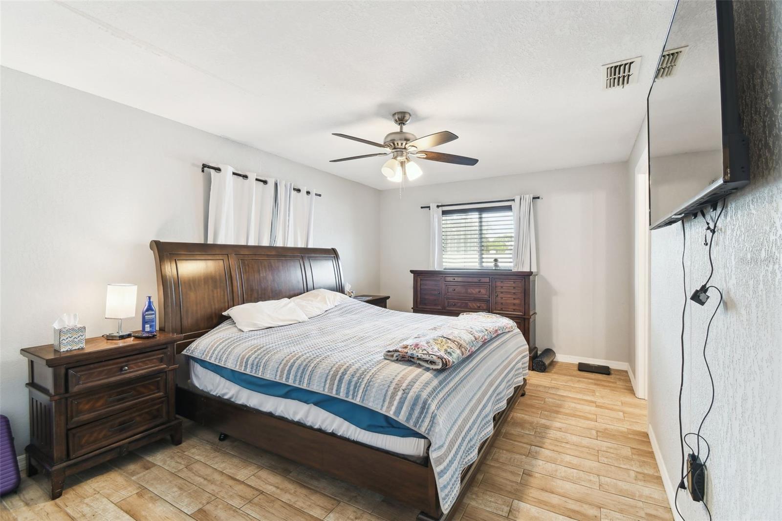 11280 SEDGEFIELD AVE