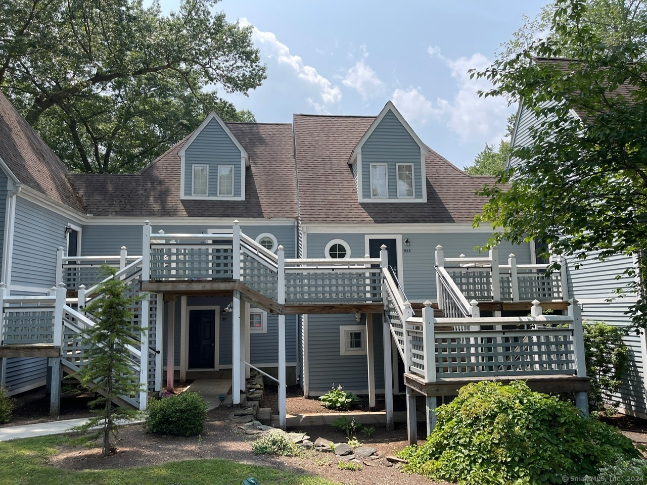 923 Old Pond Lane 923