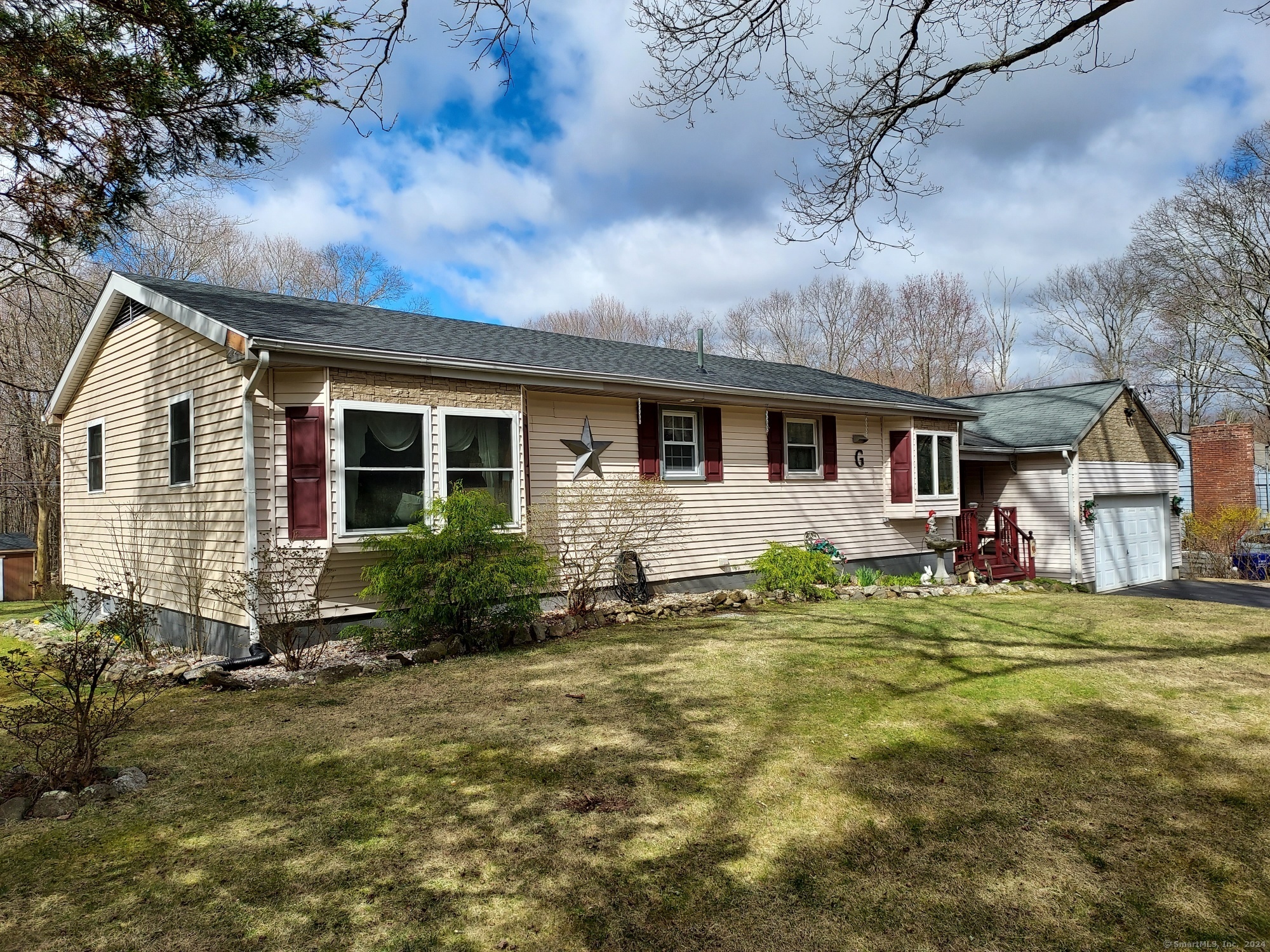 82 North Pond Road