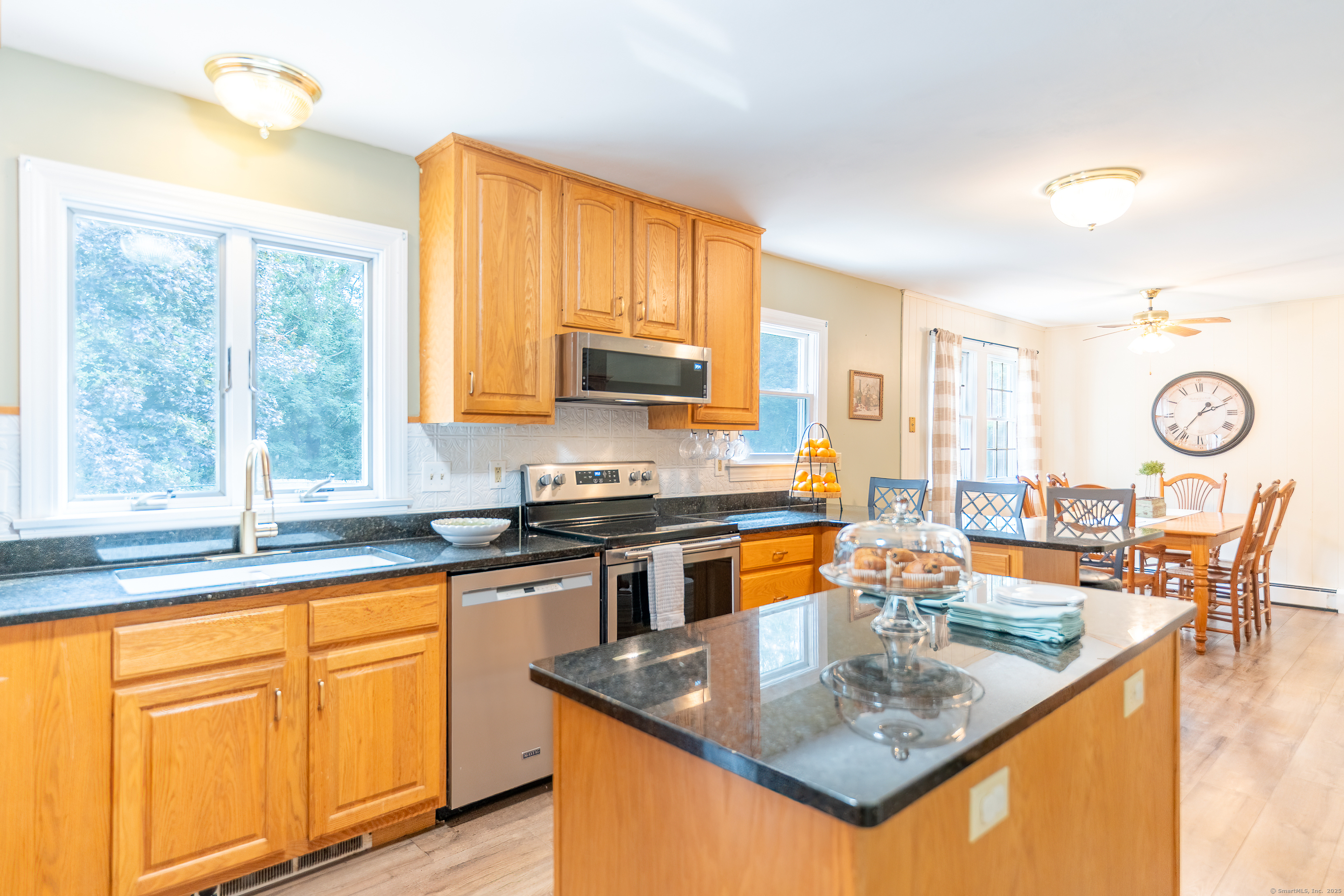 16 Gooseneck Hill Road