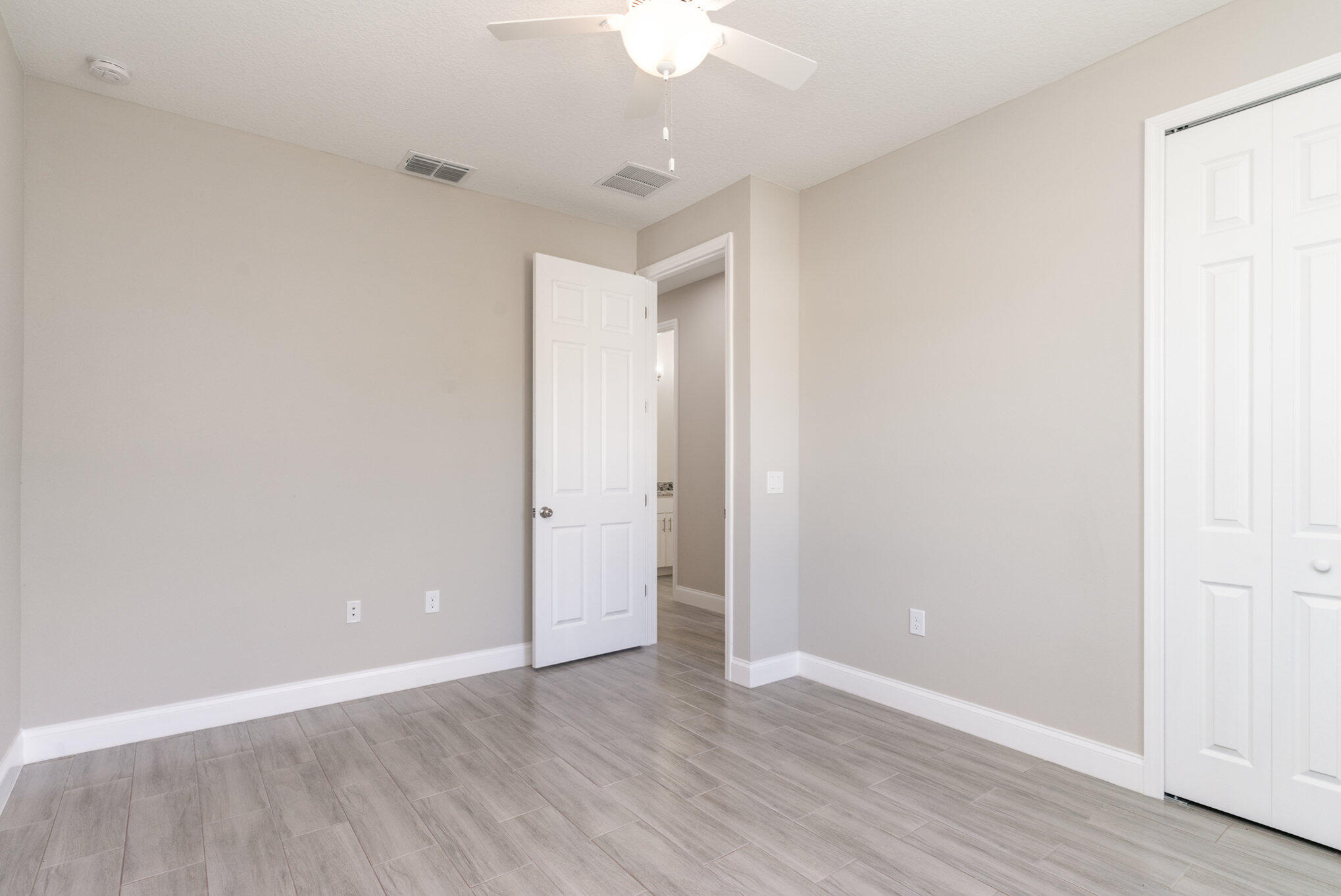 938 Sareta Street SE