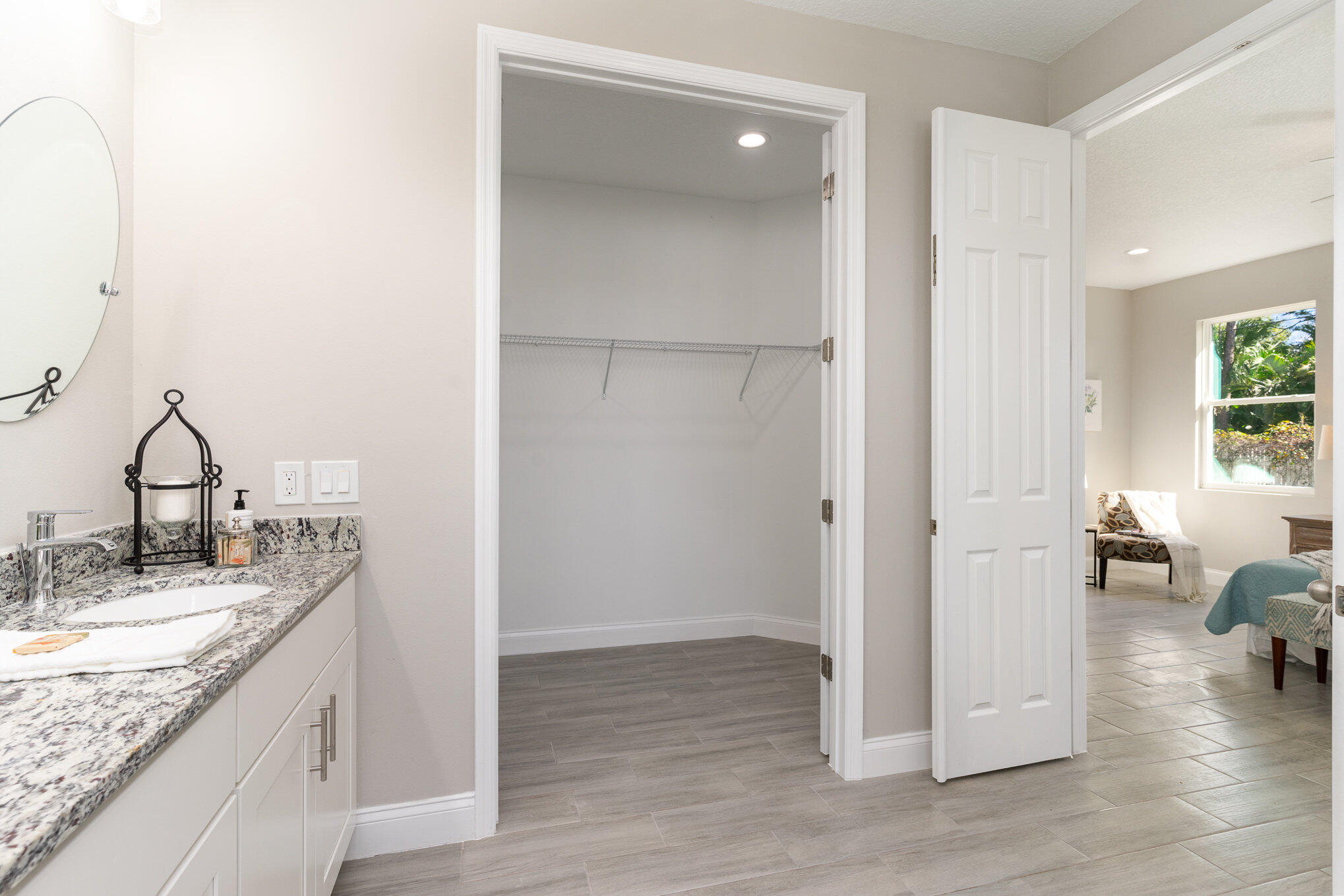 938 Sareta Street SE