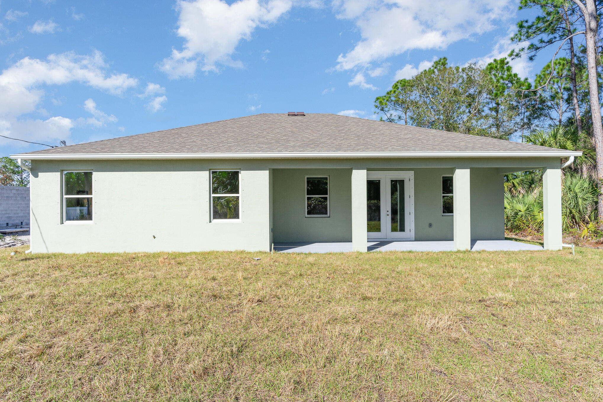 938 Sareta Street SE