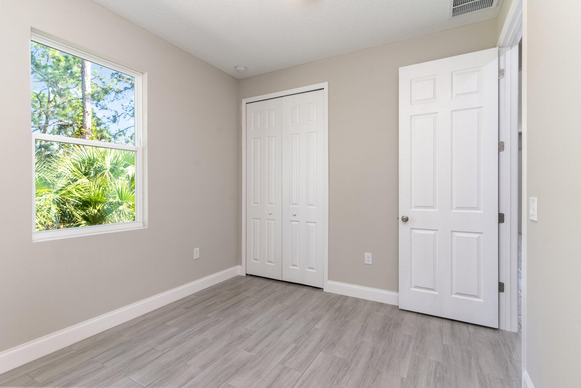 938 Sareta Street SE