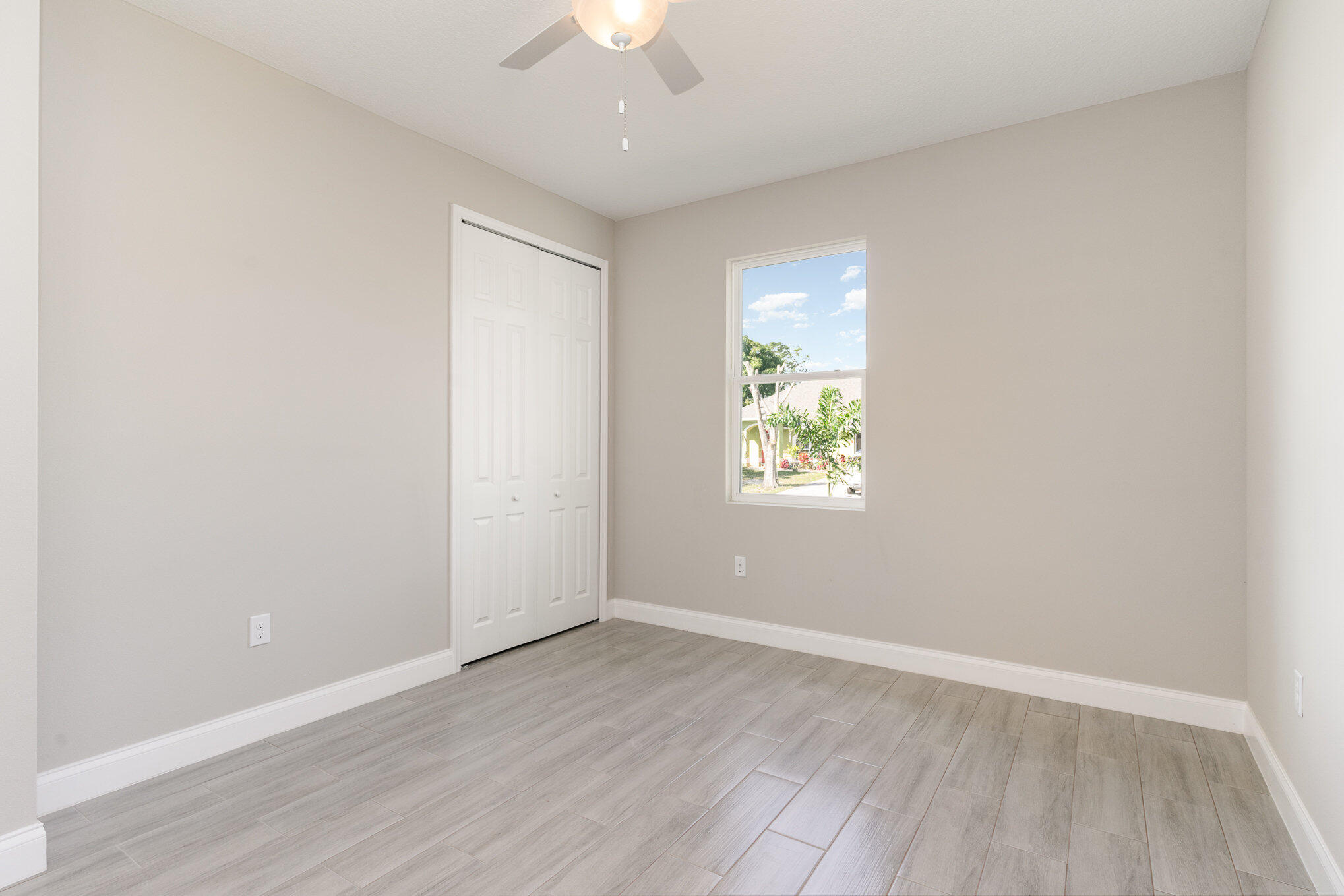 938 Sareta Street SE