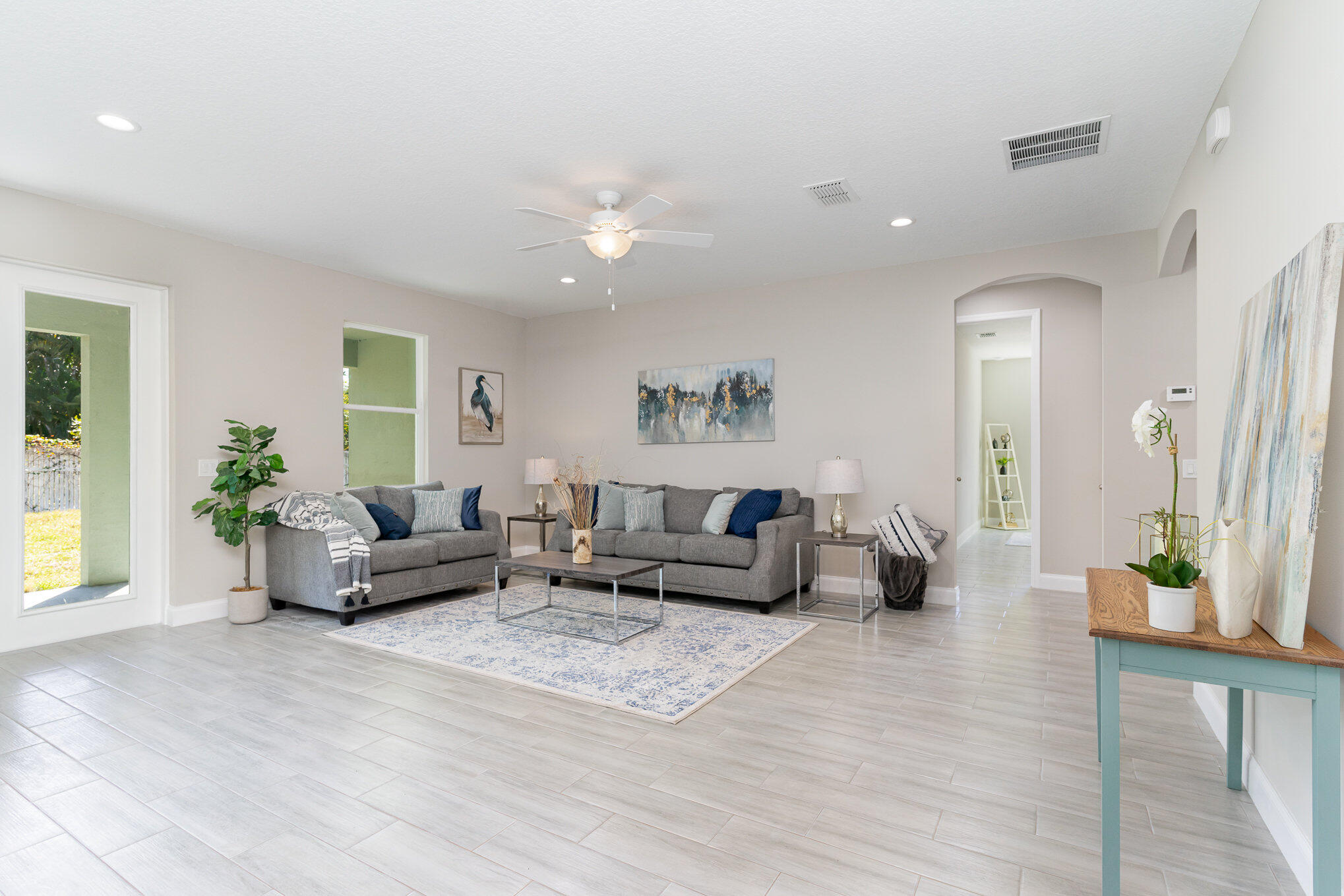 938 Sareta Street SE