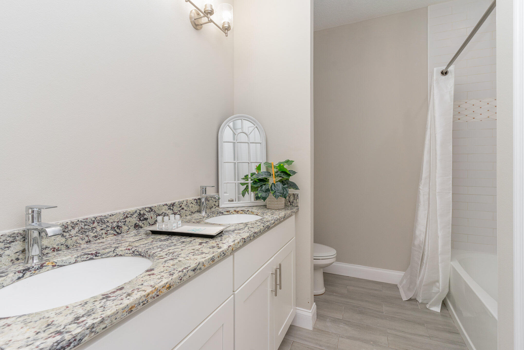 938 Sareta Street SE