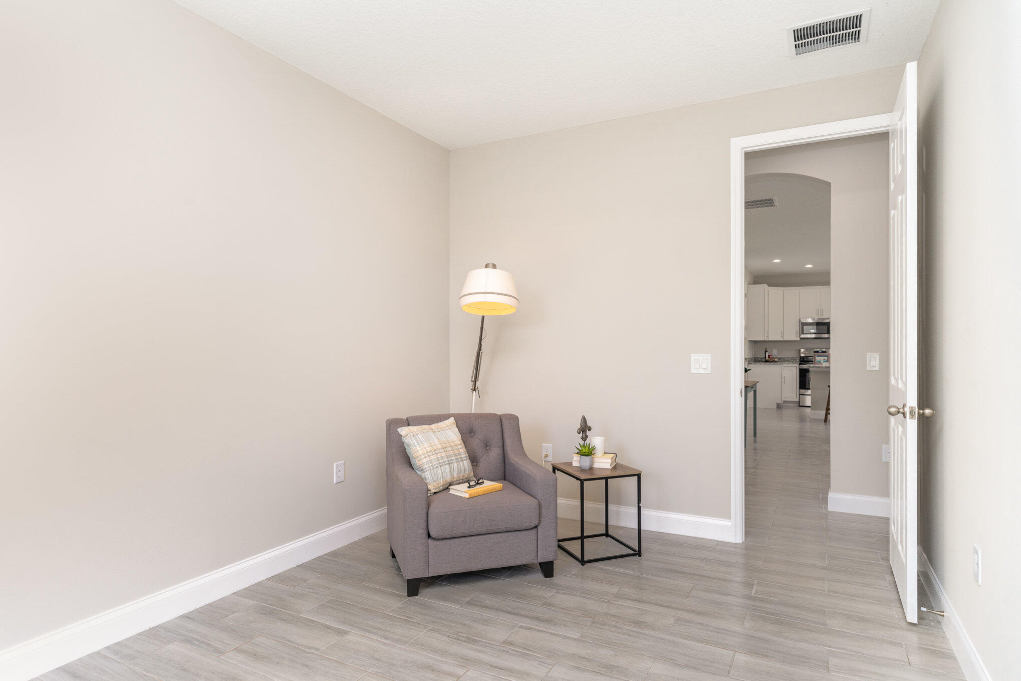 938 Sareta Street SE