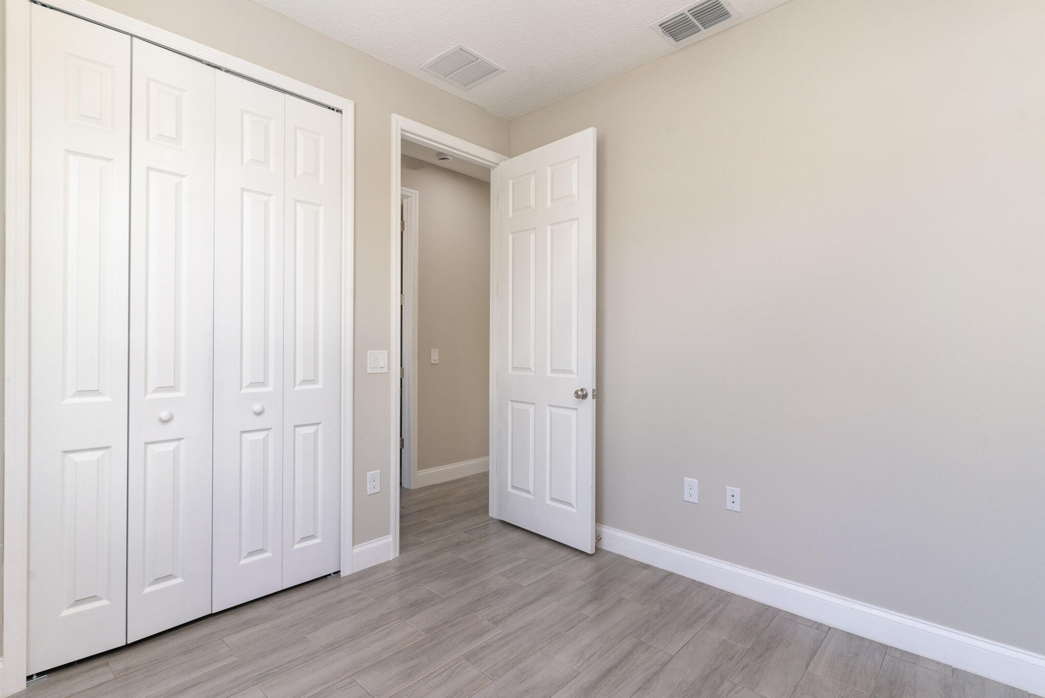 938 Sareta Street SE