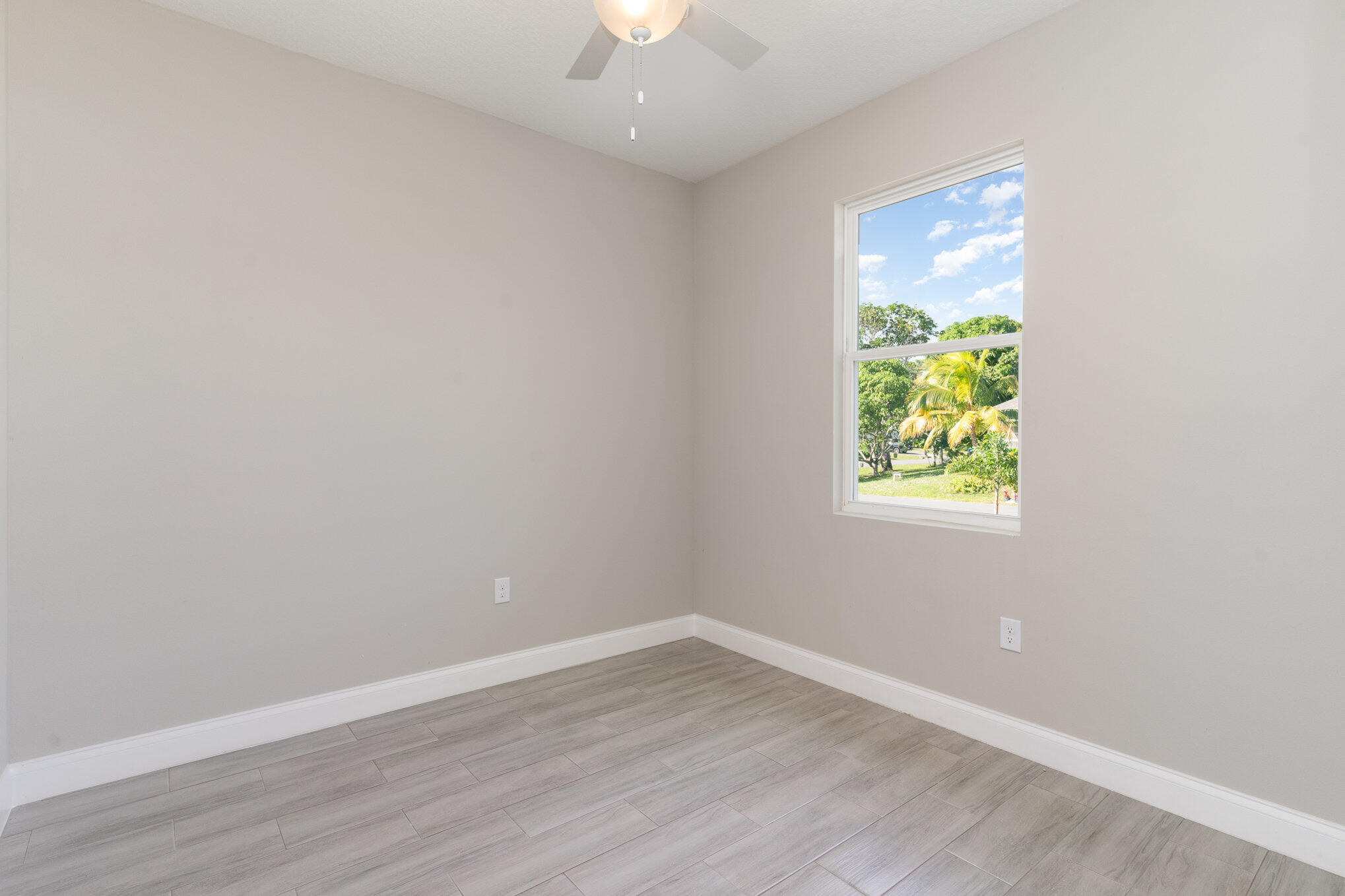 938 Sareta Street SE