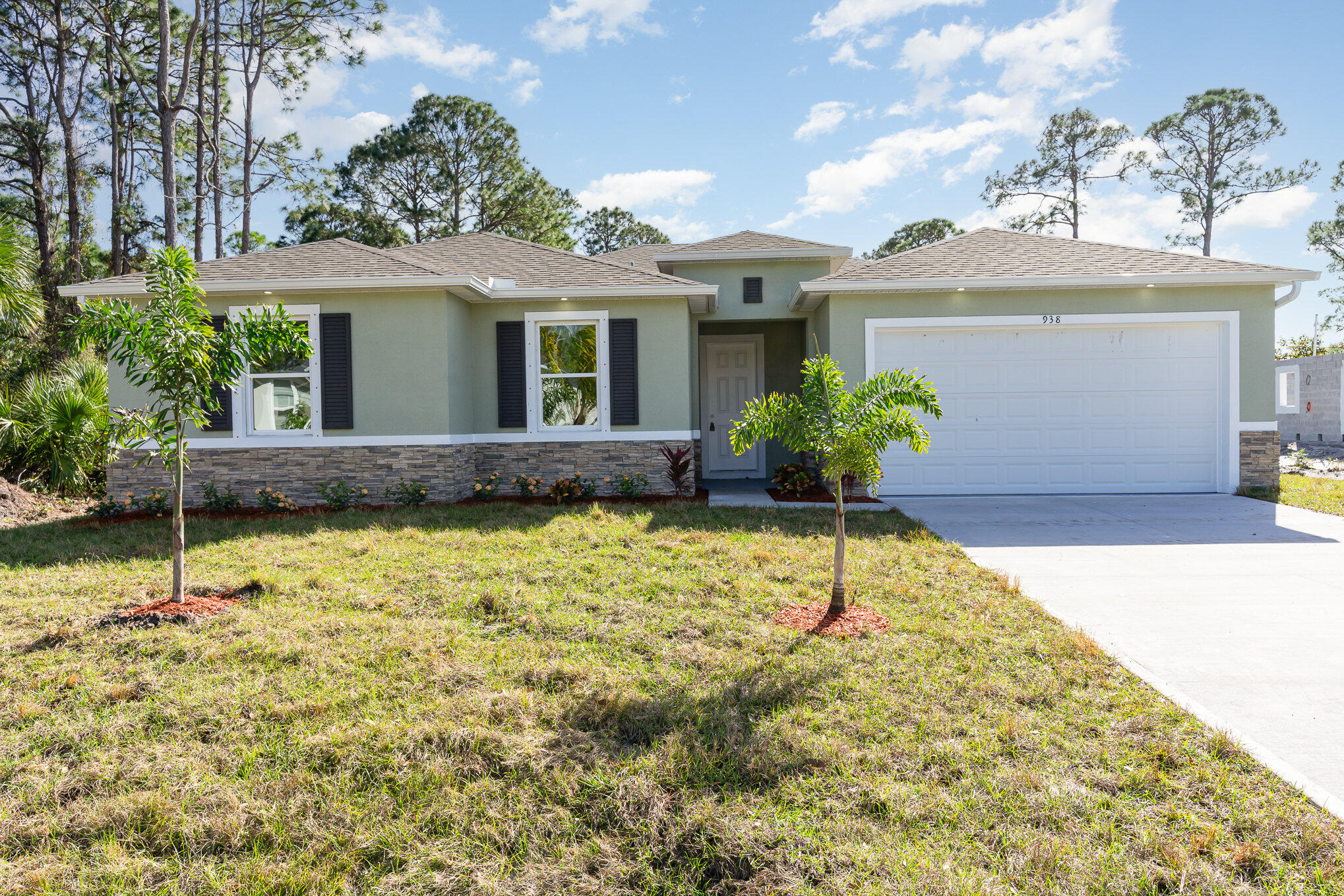 938 Sareta Street SE