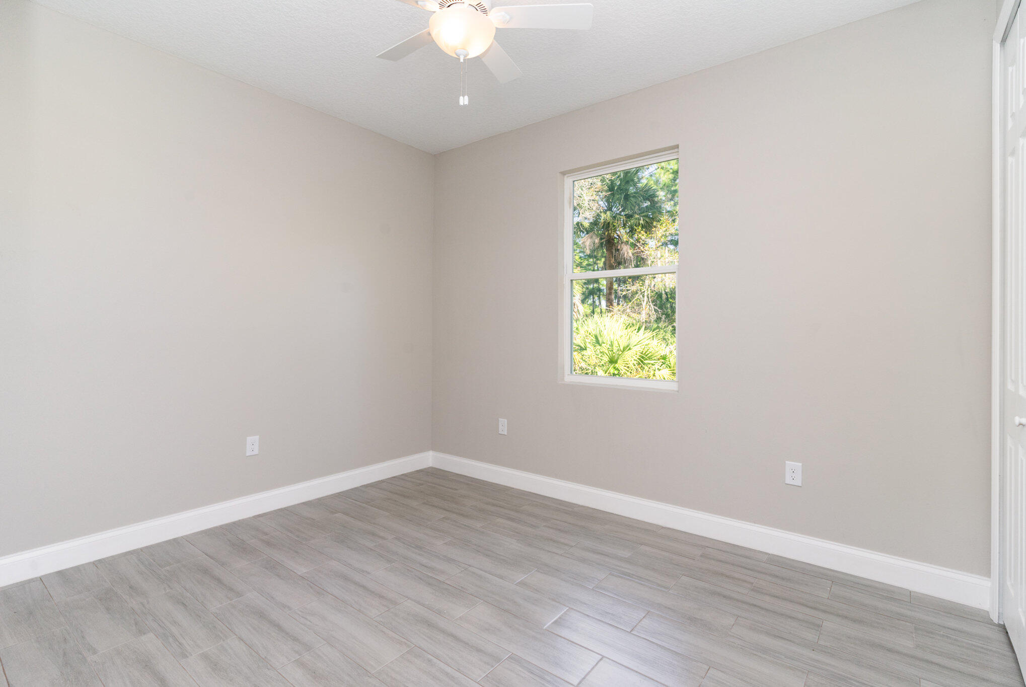 938 Sareta Street SE