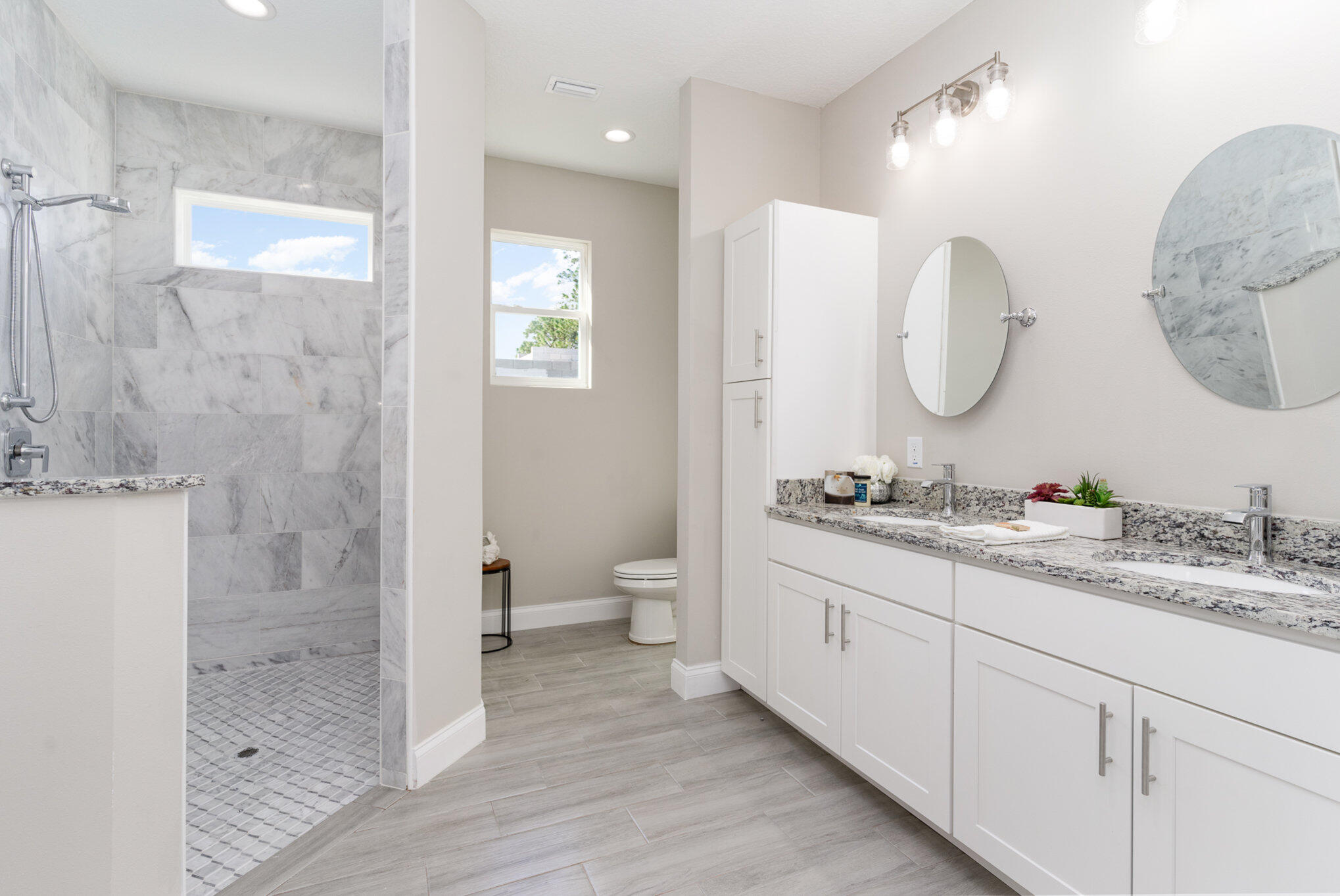 938 Sareta Street SE