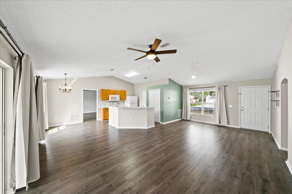 494 Bridgeport Avenue NW