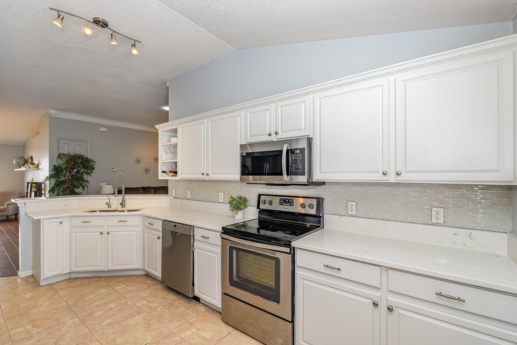 2650 Stratford Pointe Drive