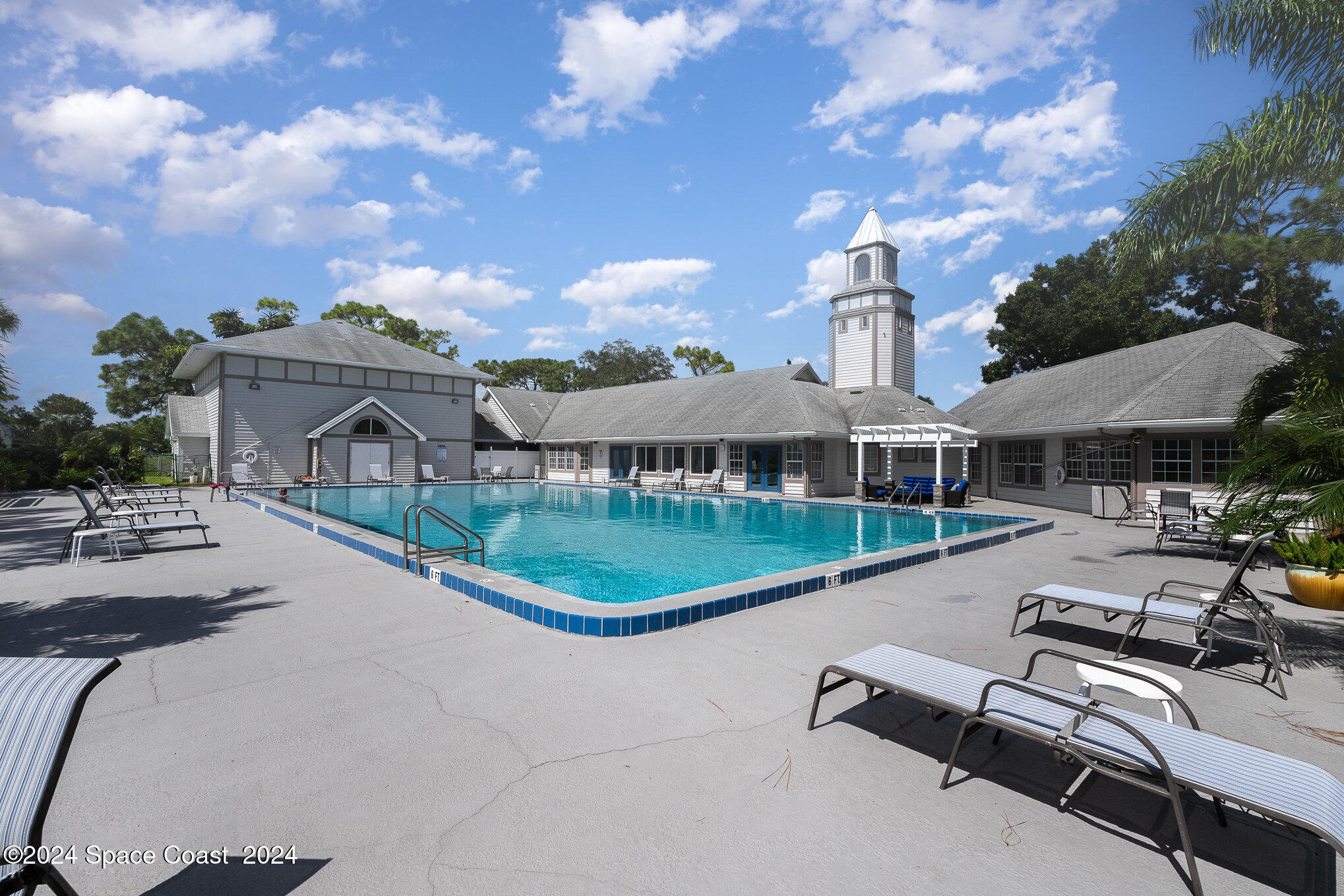 4610 Lake Waterford, 4101