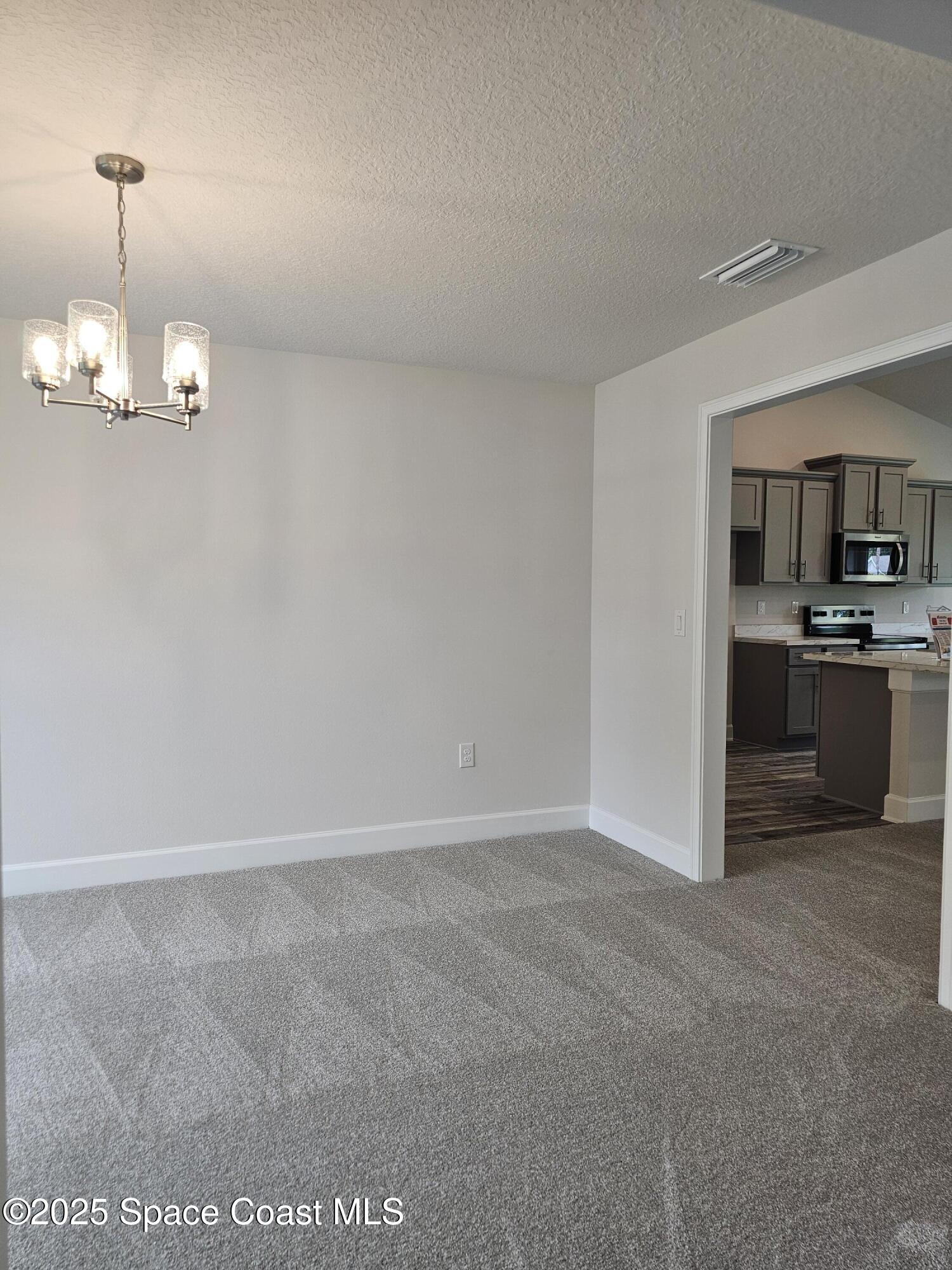 713 Degroodt Road SW