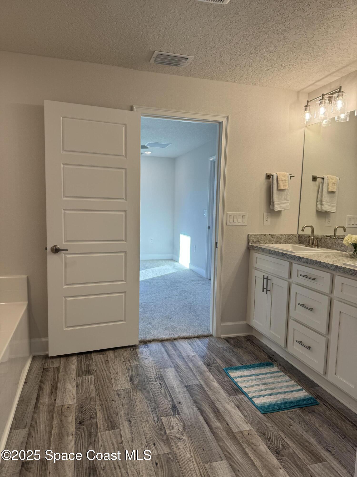 930 San Filippo Drive SE