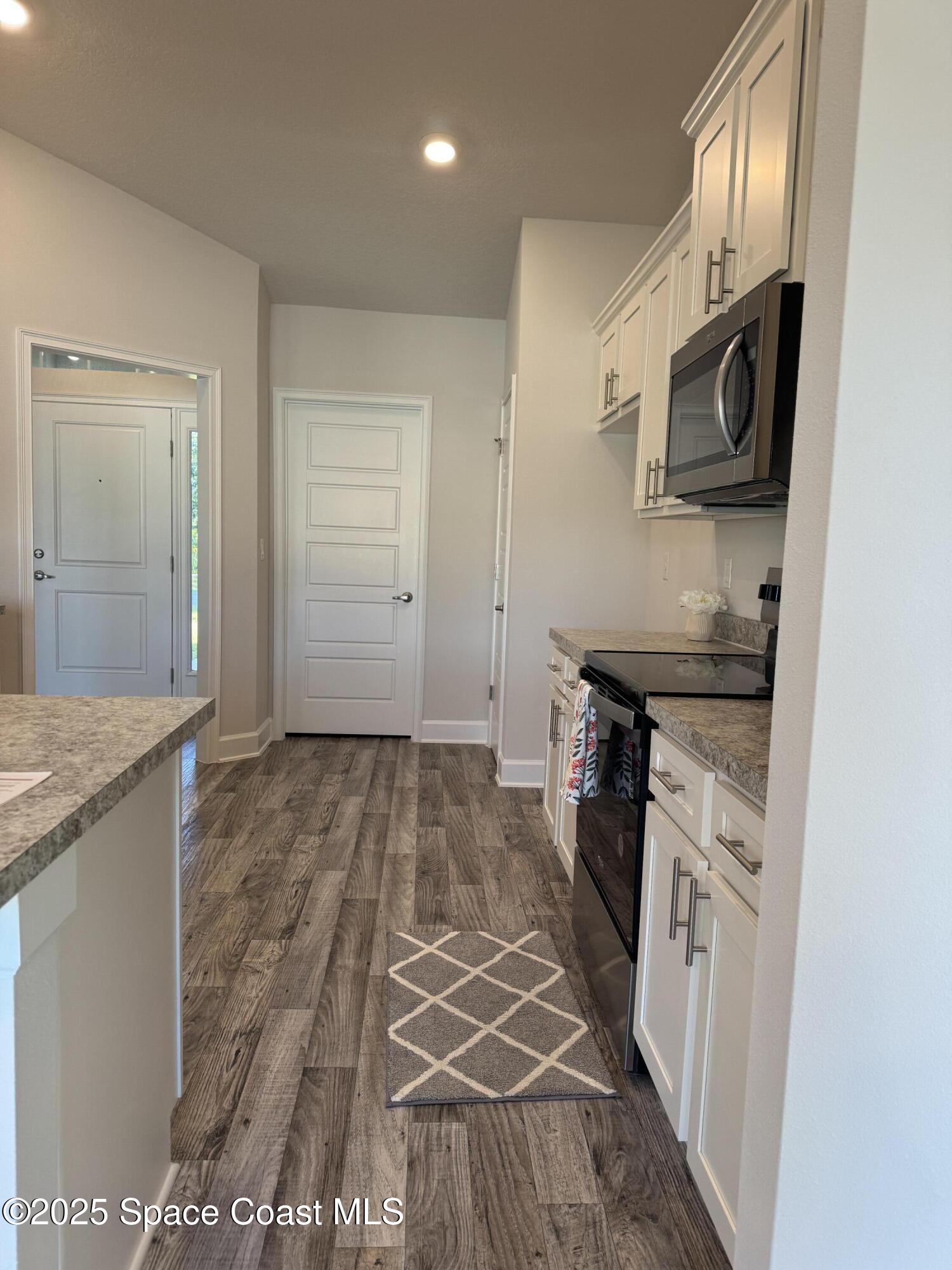 930 San Filippo Drive SE